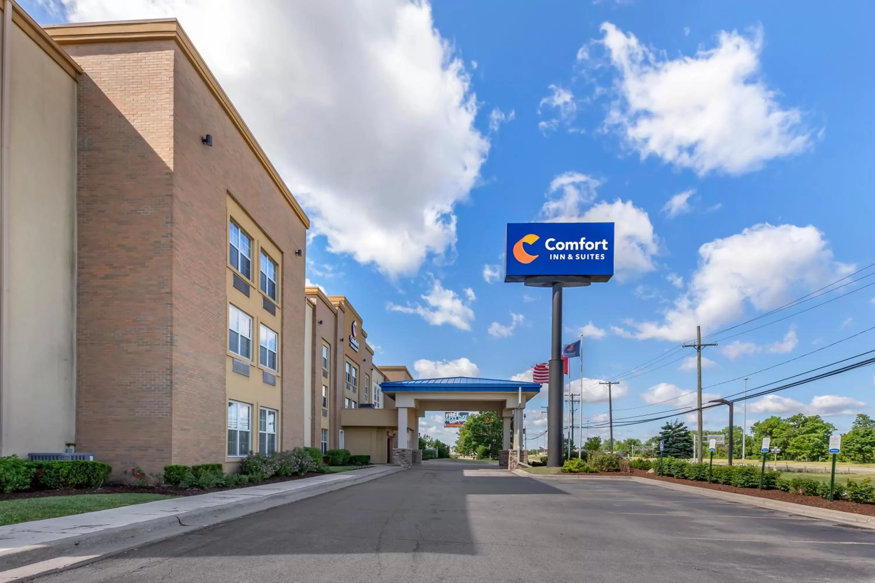 Property building in Comfort Inn & Suites Allen Park - Dearborn