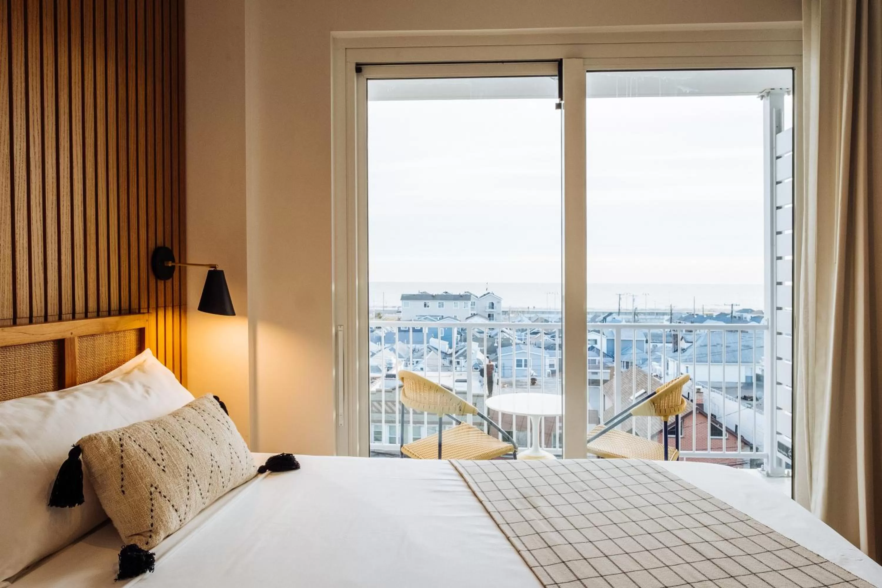 Balcony/Terrace, Bed in The Rockaway Hotel