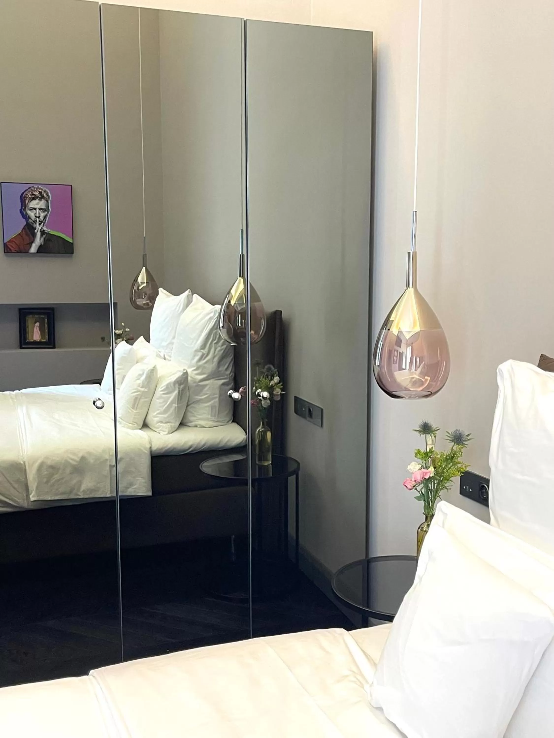 Photo of the whole room, Bed in Sa Suites