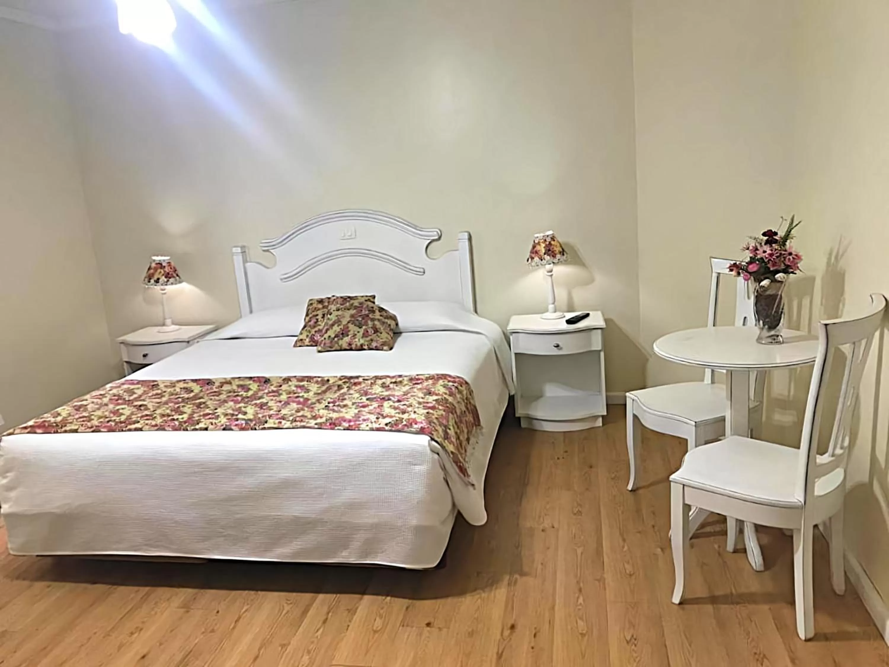 Photo of the whole room, Bed in Pousada dos Anjos