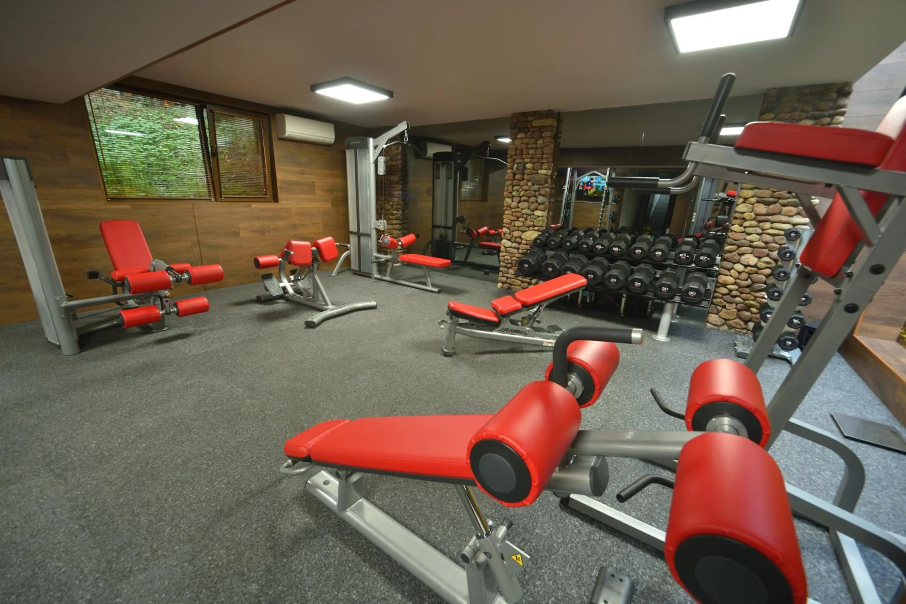 Fitness centre/facilities in Vila 6aTo Hotel & Wellnes