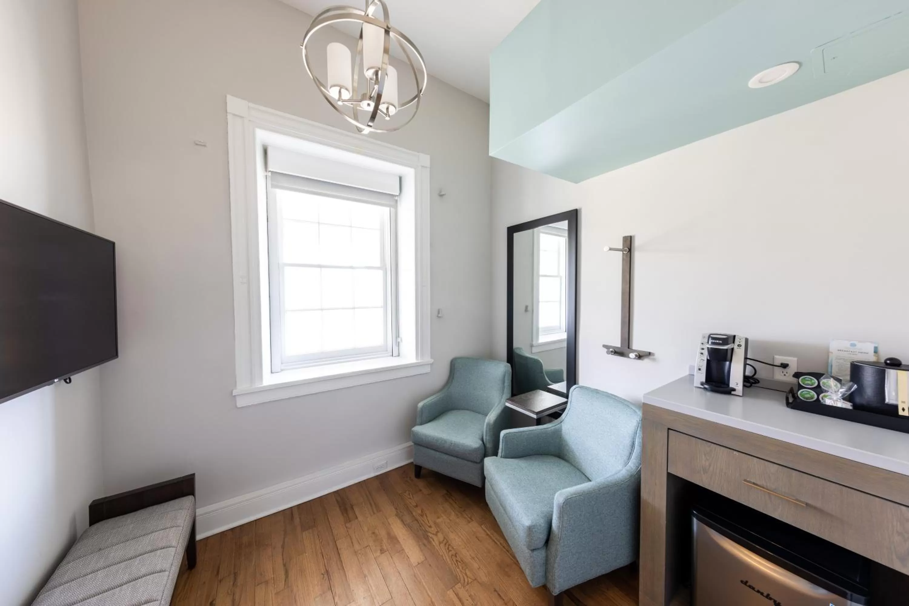 Coffee/tea facilities in The Blackburn Inn and Conference Center