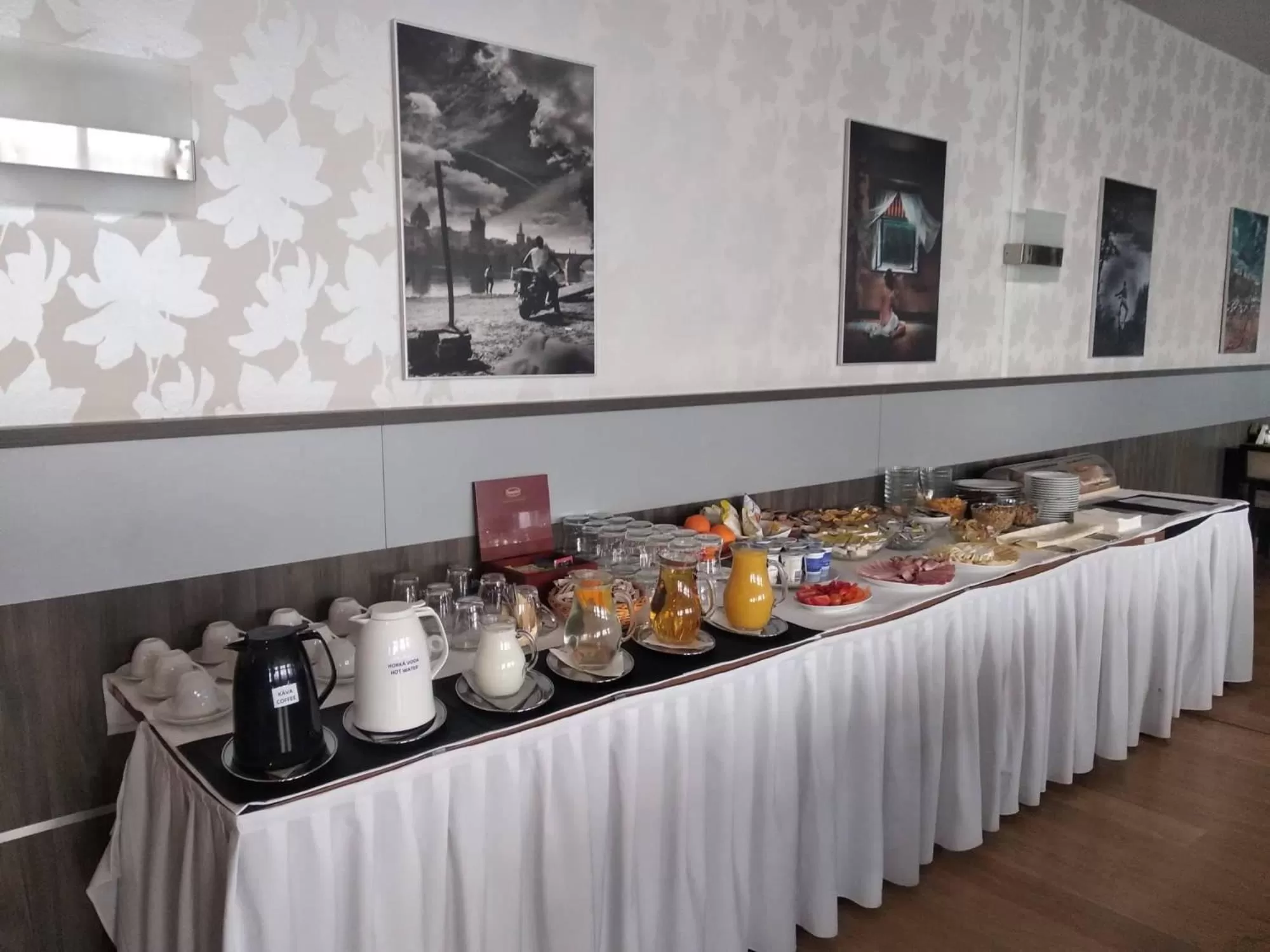 Breakfast in Hotel Monde