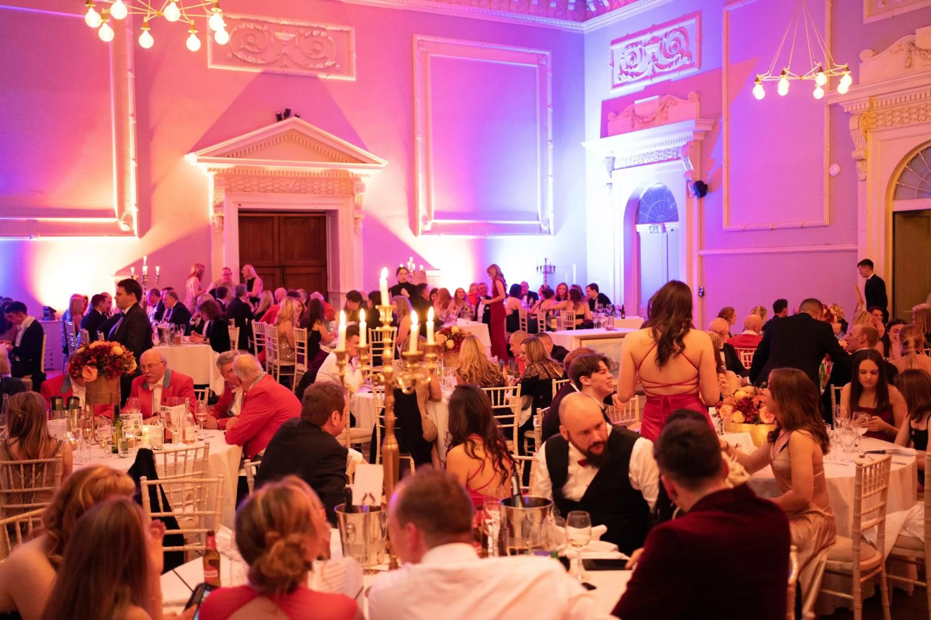 group of guests, Restaurant/Places to Eat in The Courthouse