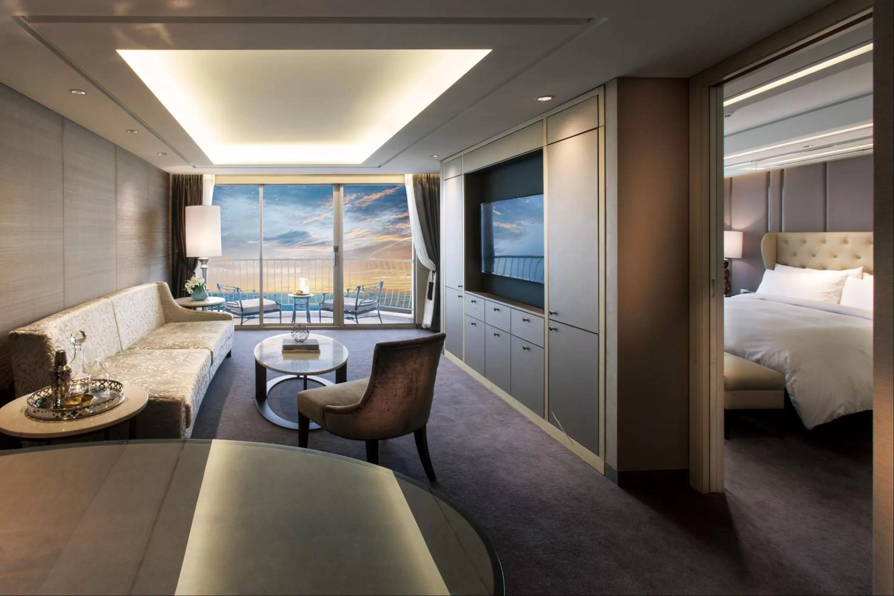 Photo of the whole room, Bed in Paradise Hotel Busan