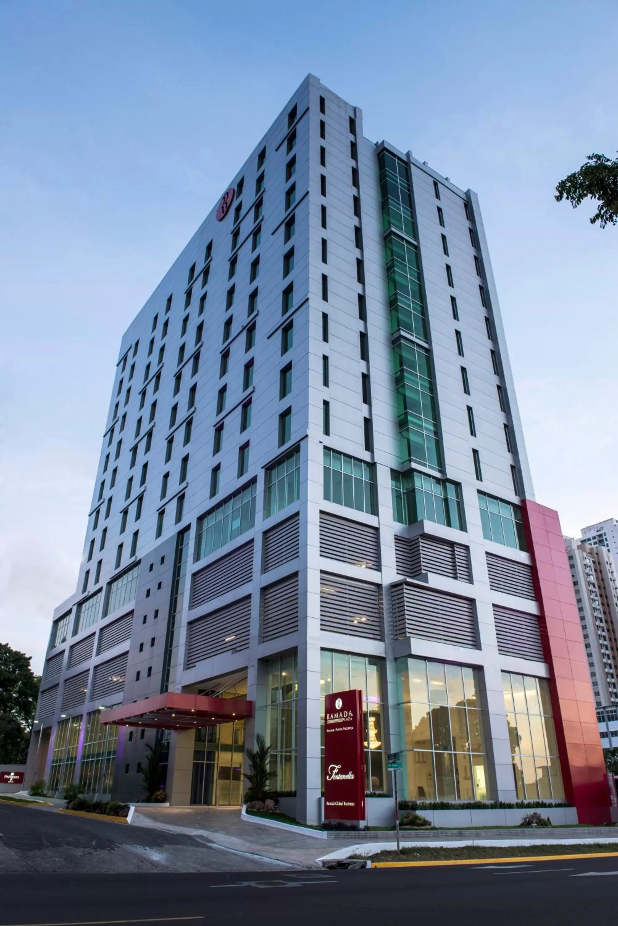Facade/entrance in Ramada Plaza by Wyndham Panama Punta Pacifica