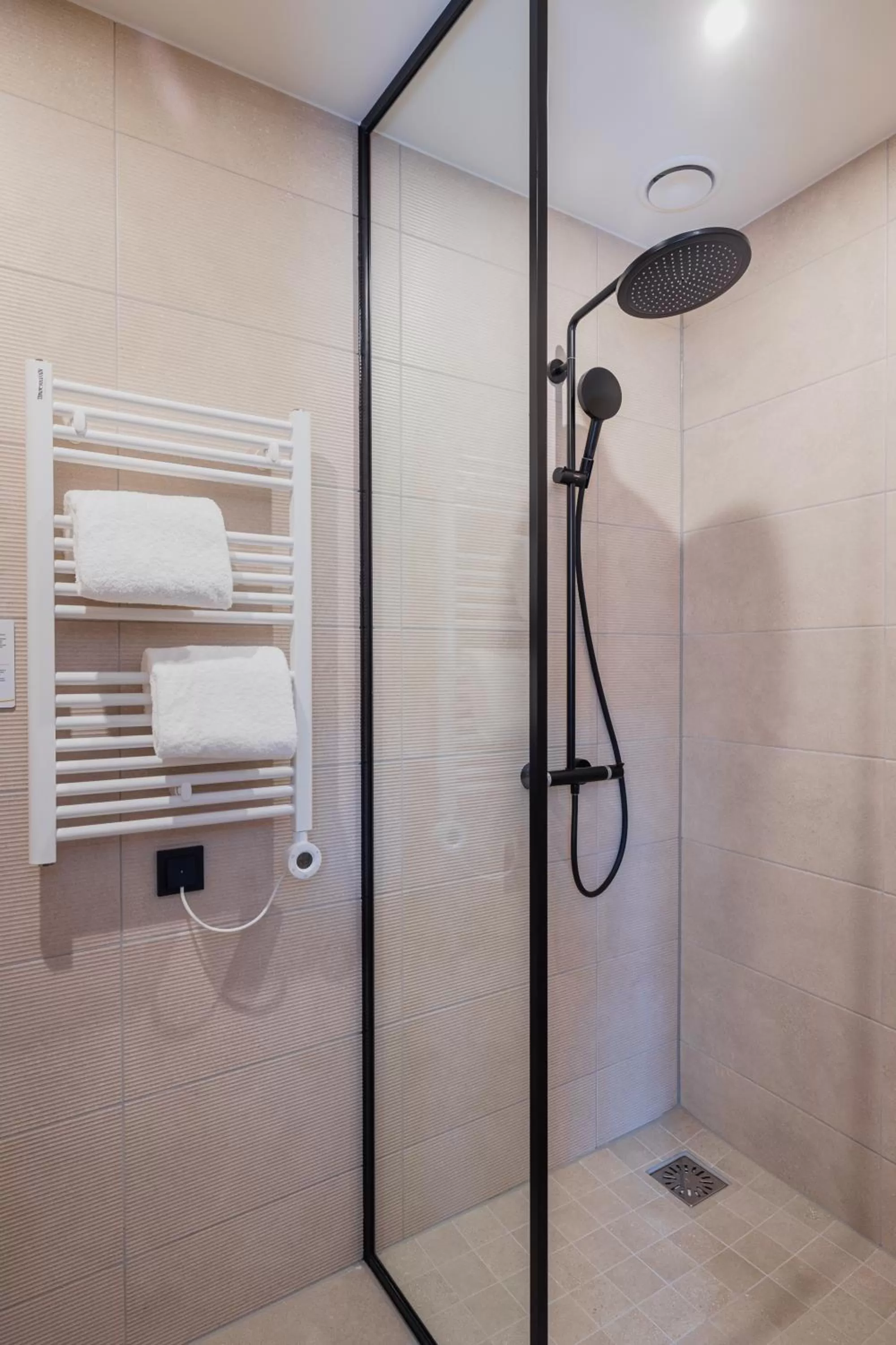Shower in Hotel St Joris I Kloeg Collection