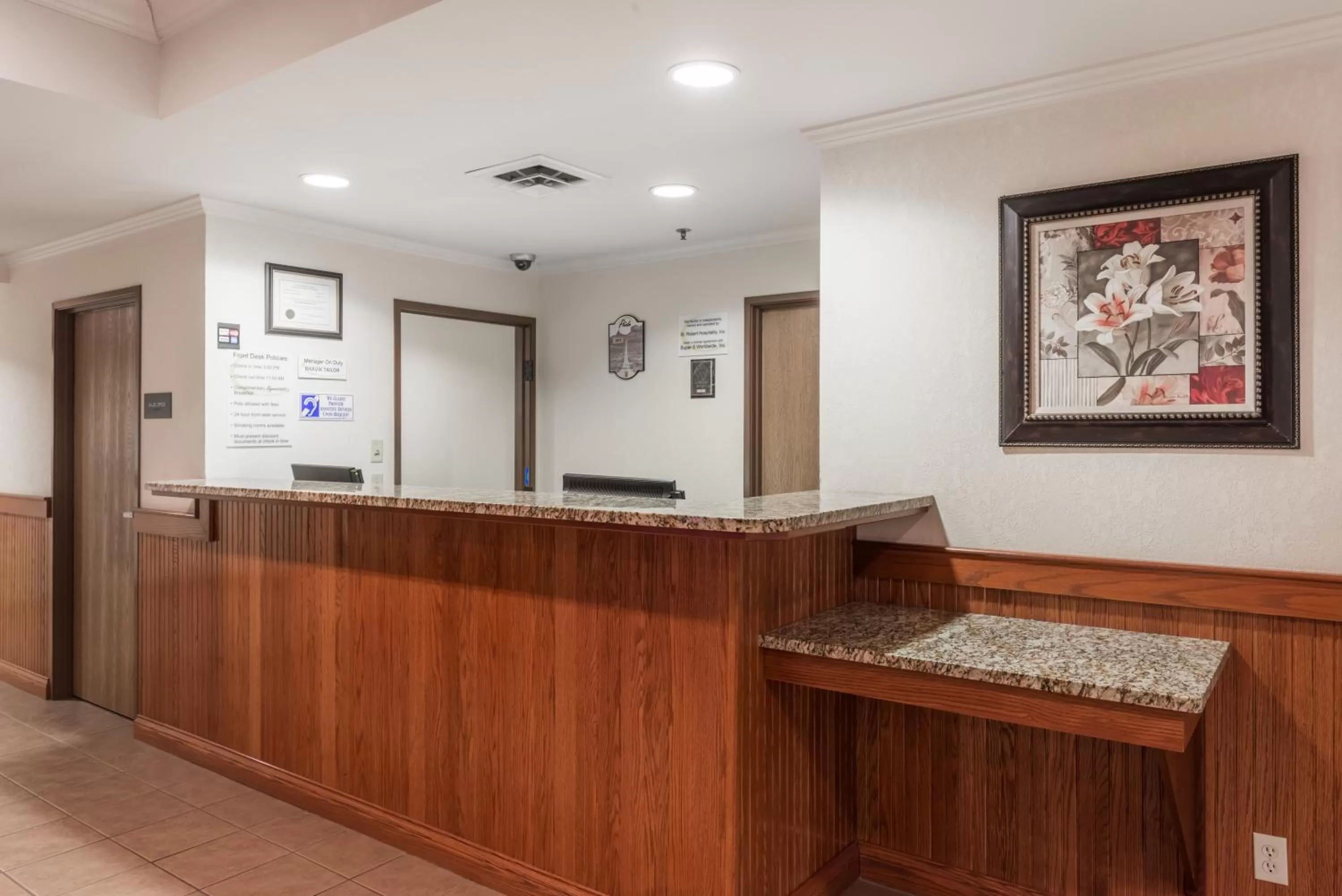 Lobby or reception in Super 8 by Wyndham St Robert Ft Leonard Wood Area