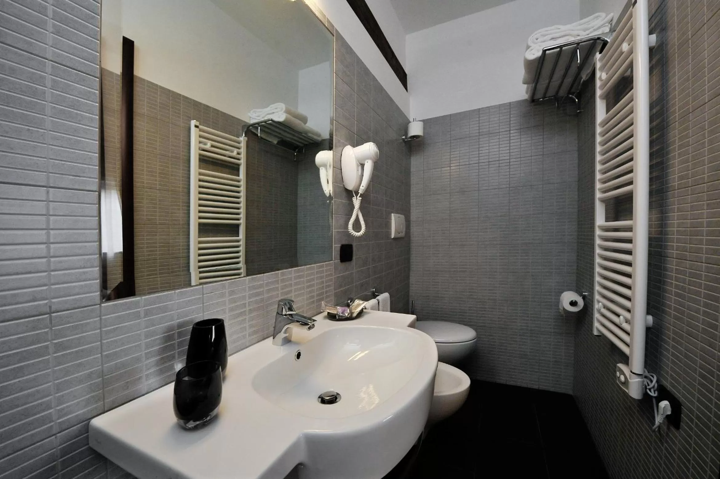 Bathroom in Hotel Roma Tiburtina Metro