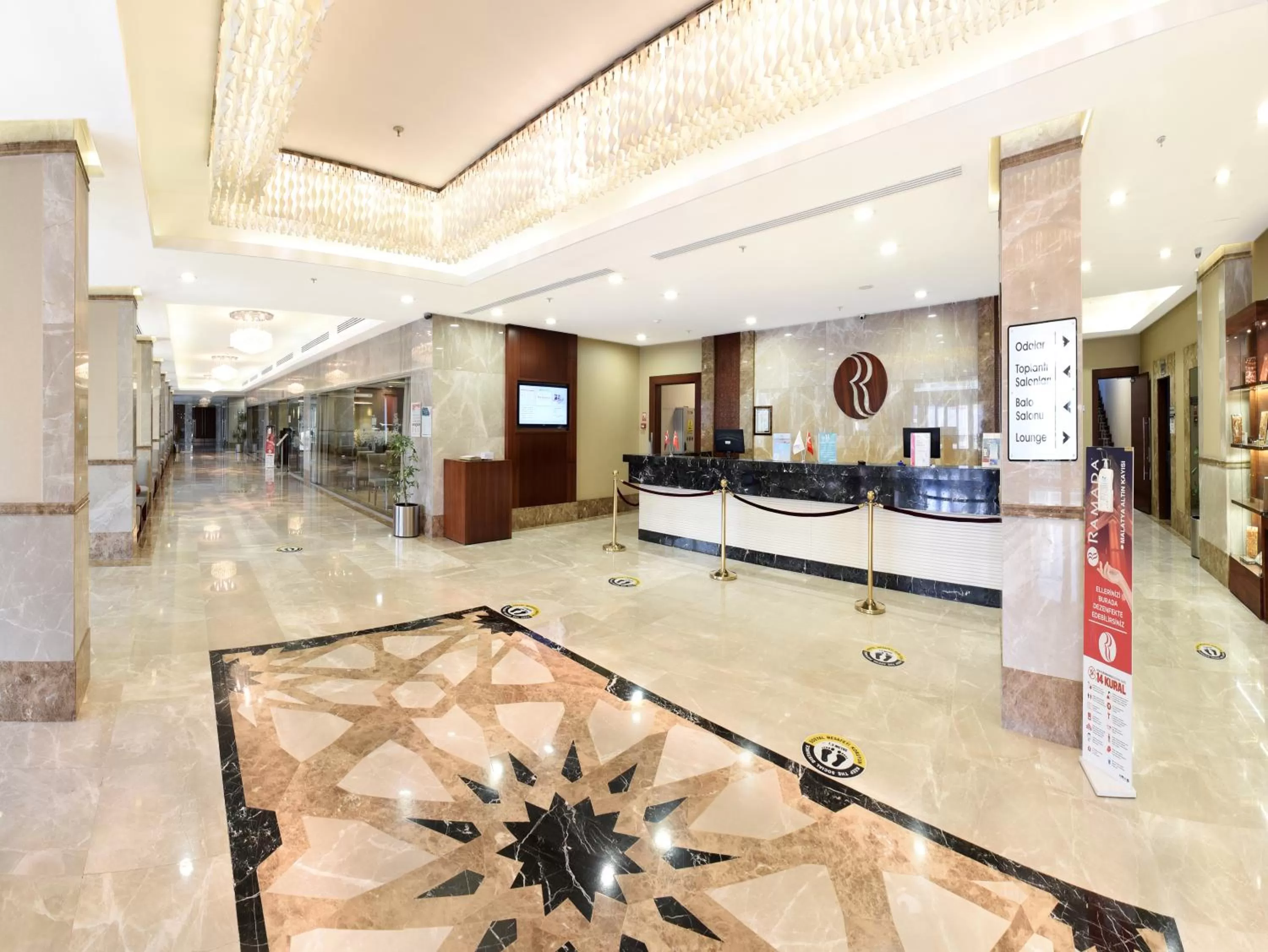 Lobby or reception in Ramada Plaza Altin Kayisi Hotel