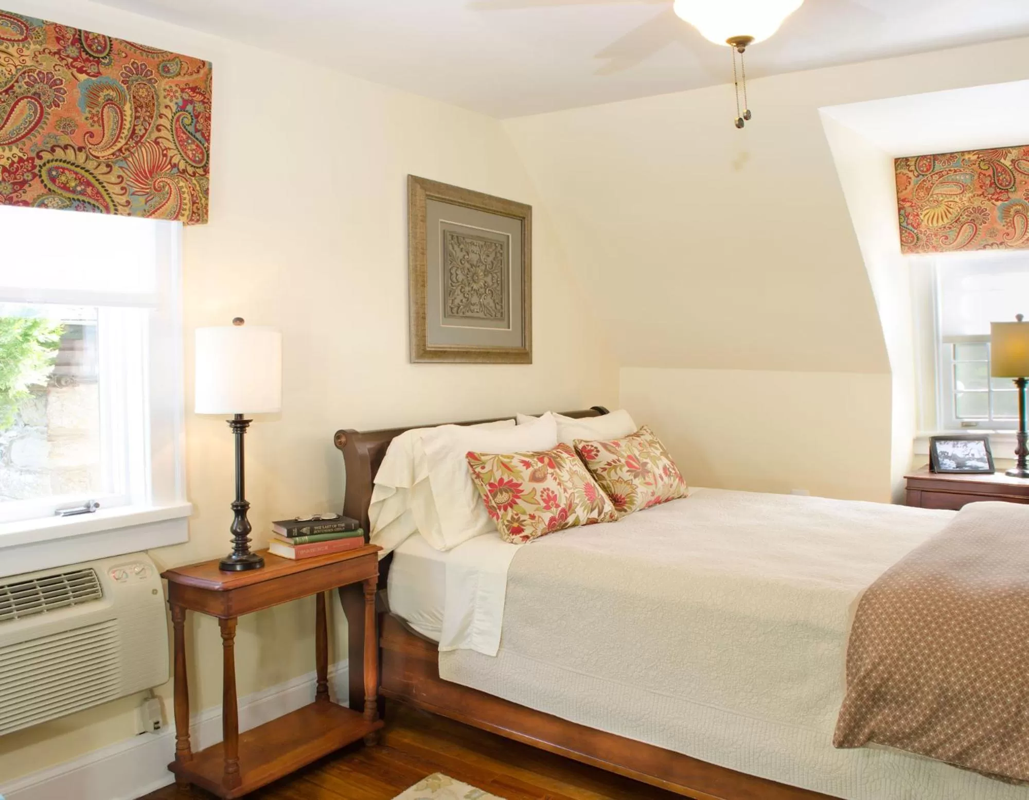 Bed in Hillbrook Inn & Spa