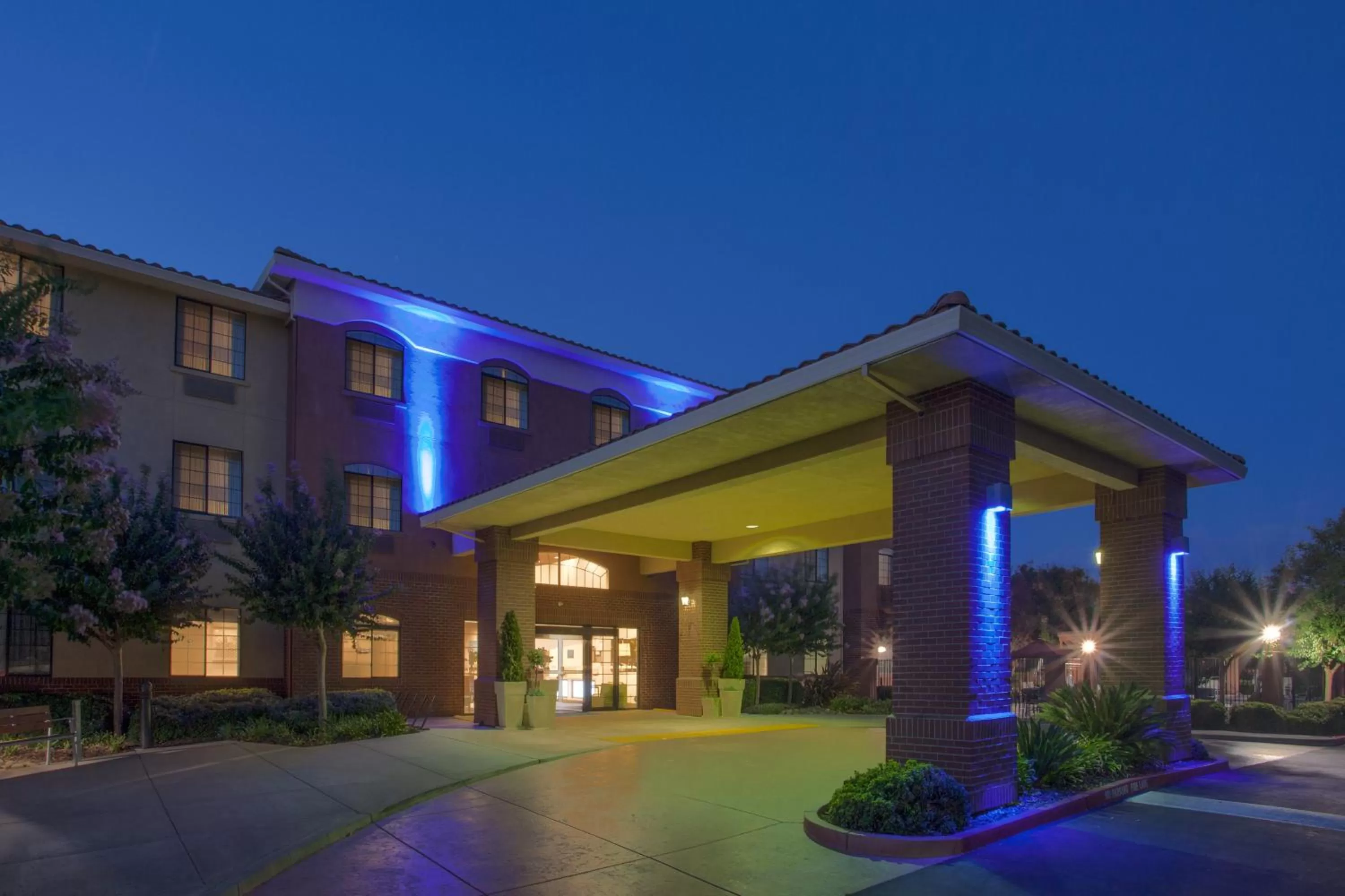Property building in Holiday Inn Express Davis-University Area by IHG
