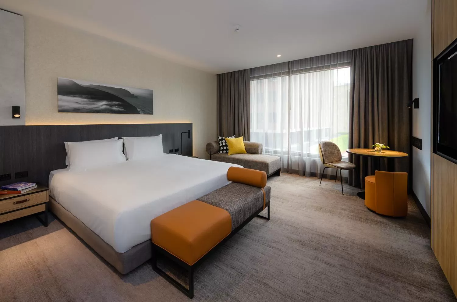 Photo of the whole room, Bed in Mövenpick Hotel Hobart