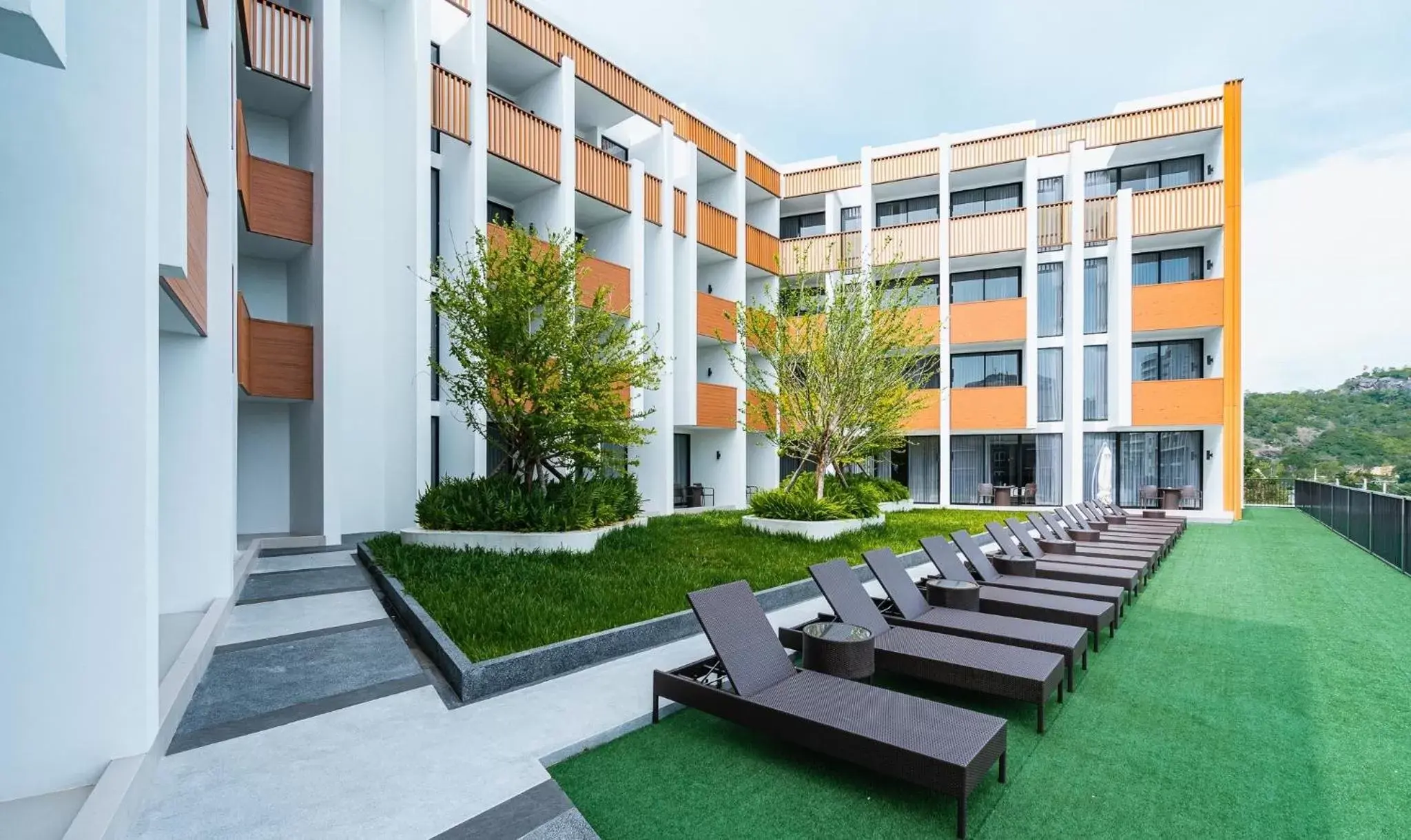 Deluxe Double or Twin Room with Garden View in iSanook Resort & Suites Hua Hin Deluxe Double or Twin Room with Garden View in iSanook Resort & Suites Hua Hin