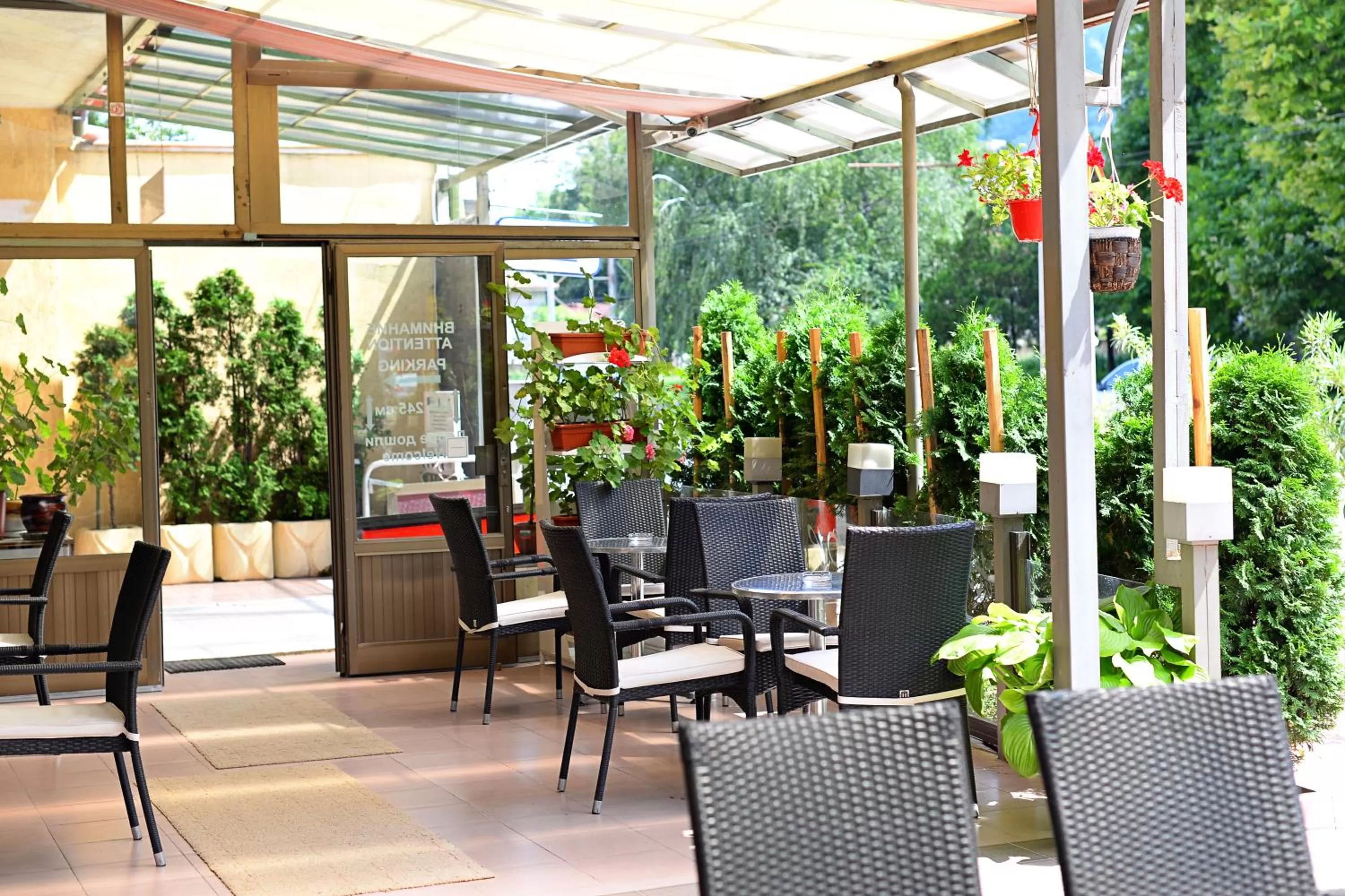 Restaurant/Places to Eat in Family Art-Hotel Zora