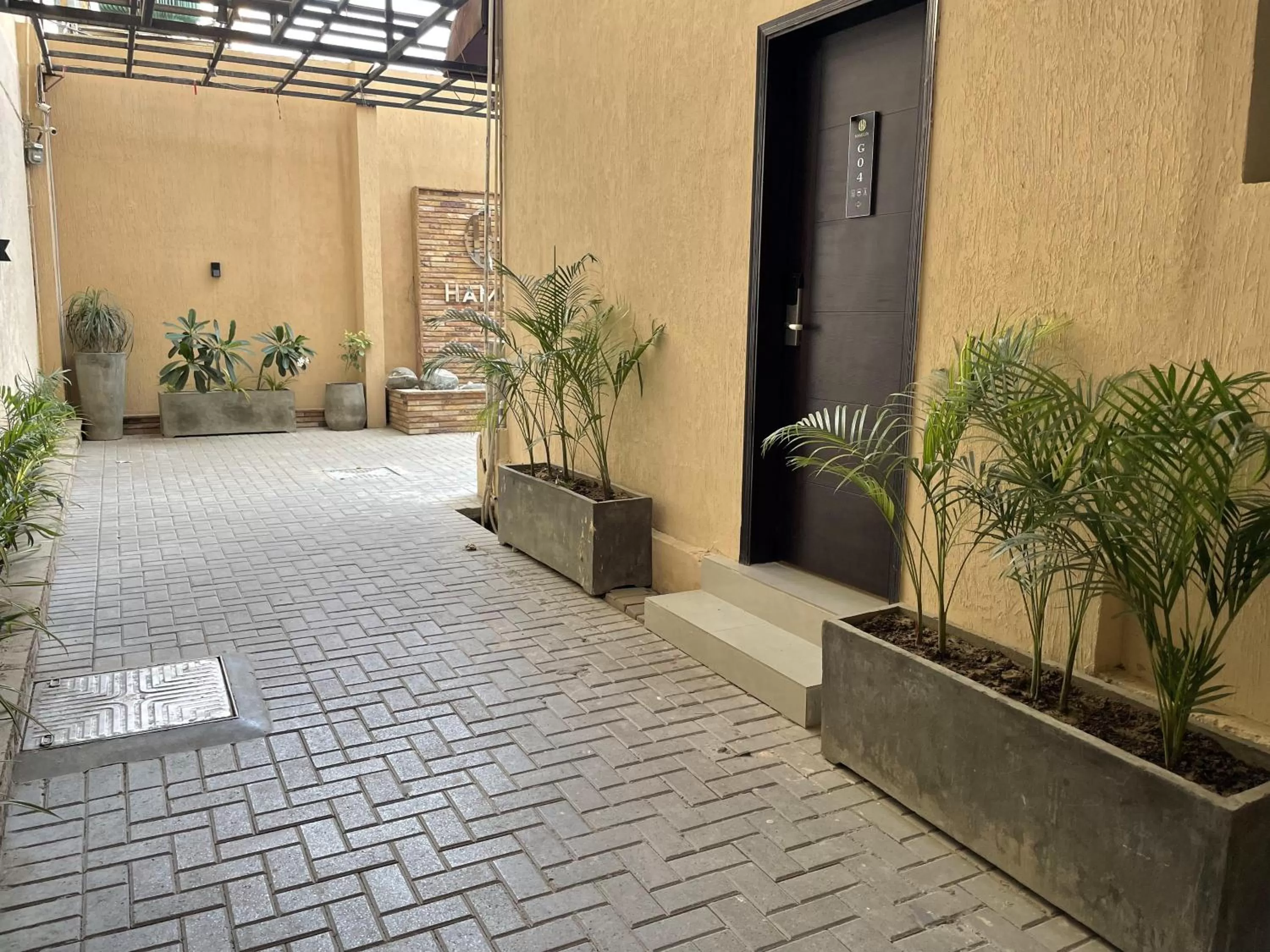 Property building in Hamsun Shahrah-e-Faisal