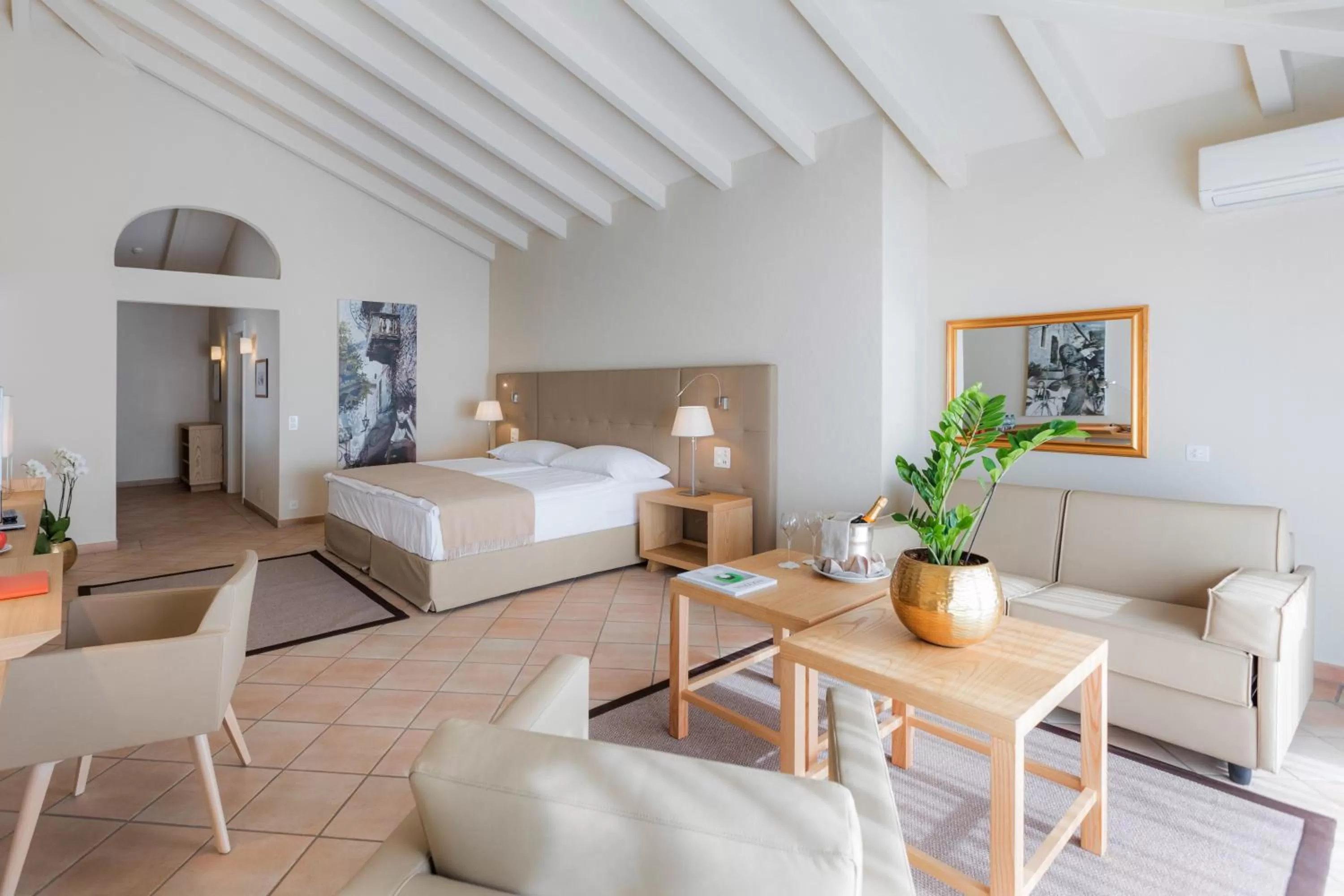 Photo of the whole room, Bed in Parkhotel Delta, Wellbeing Resort