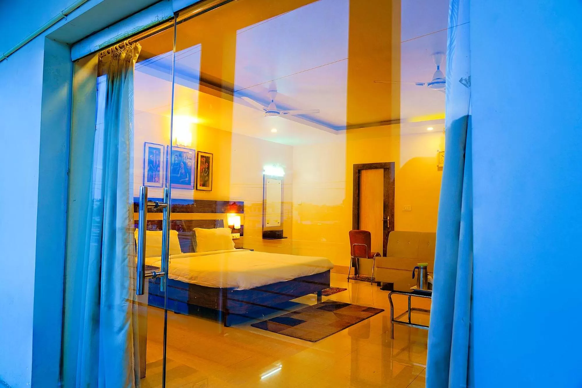 Bed in FabHotel Kanchan Plaza