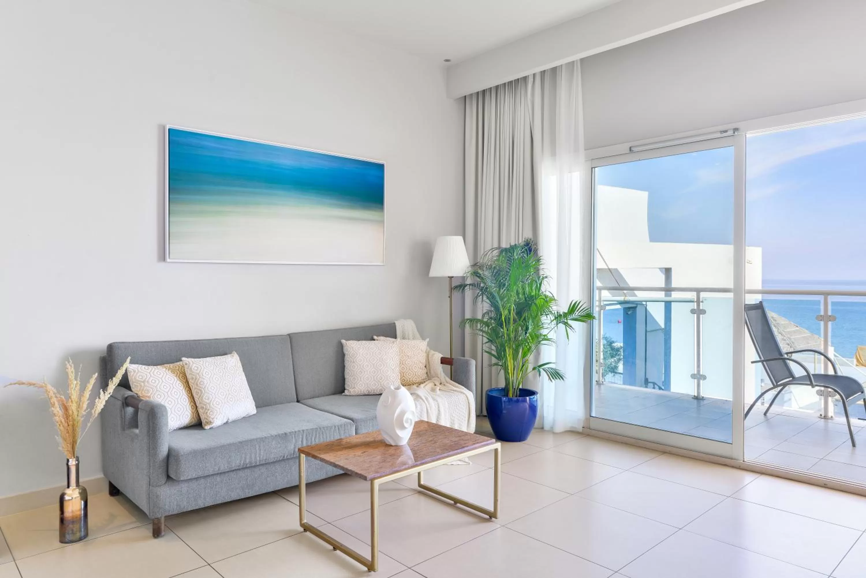 Seating area in Radisson Blu Resort, Fujairah