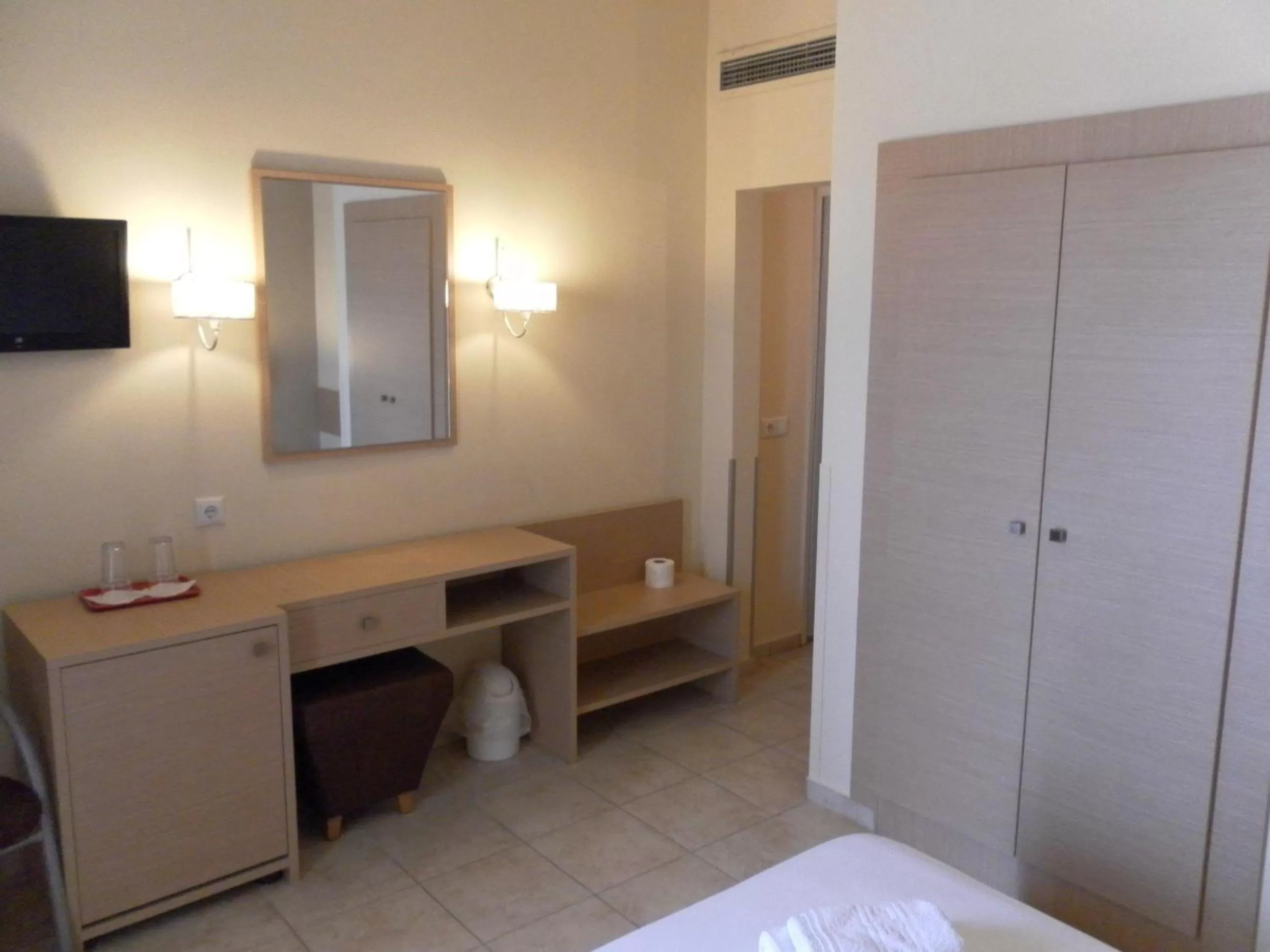 Bedroom, Bed in Esperia