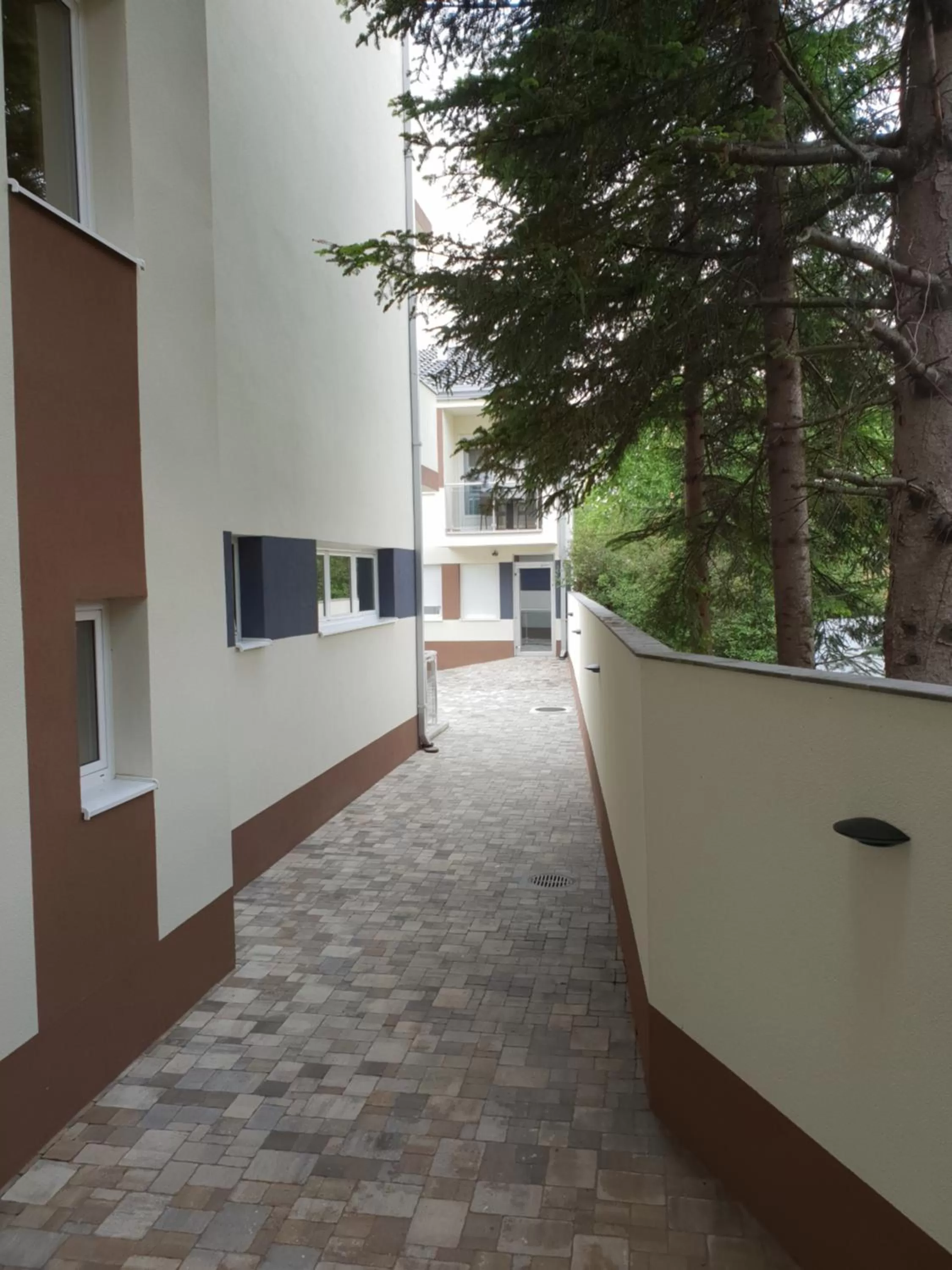 Property building in Konak Kutko