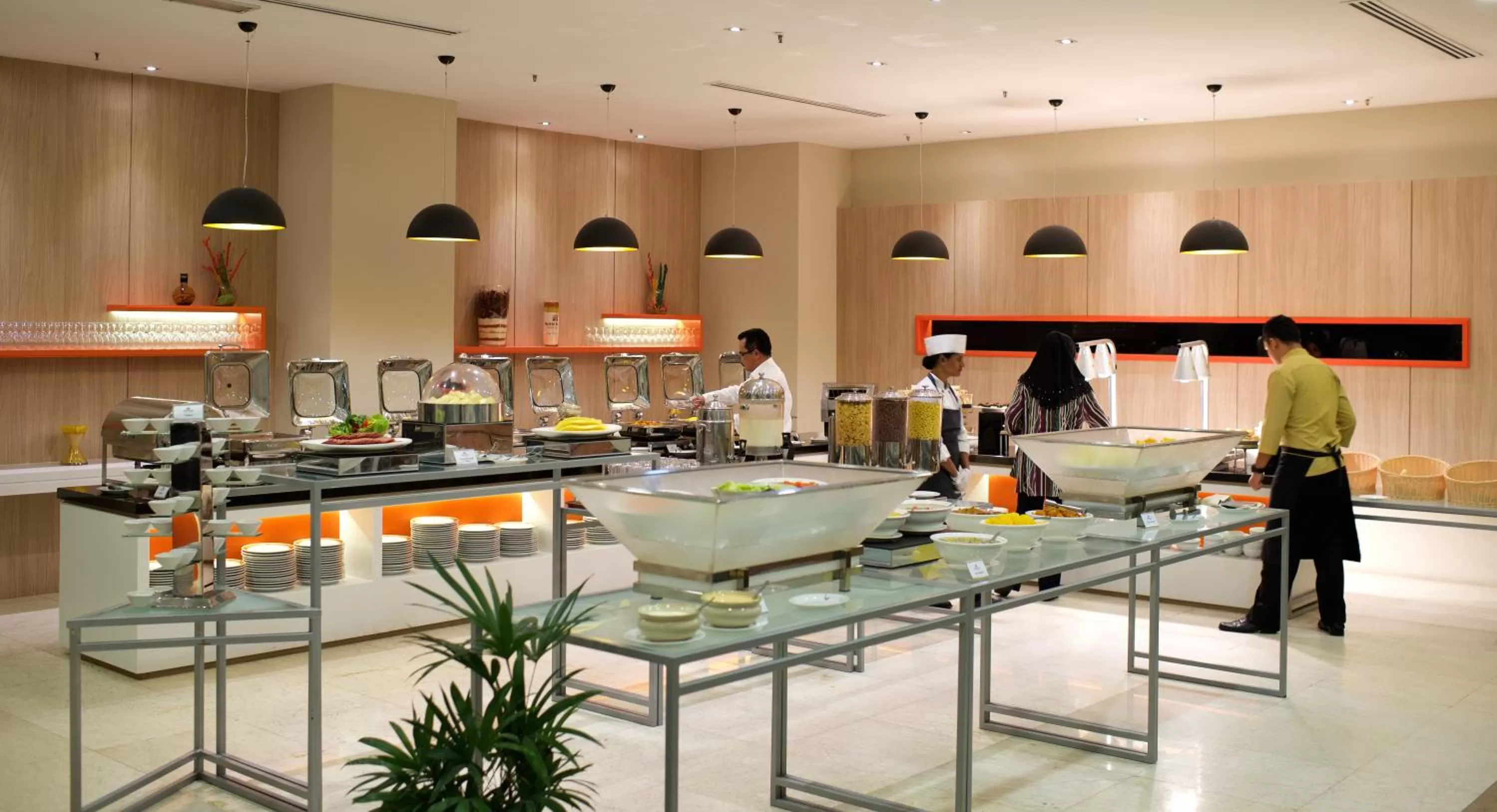 Restaurant/places to eat in Hotel Royal Kuala Lumpur