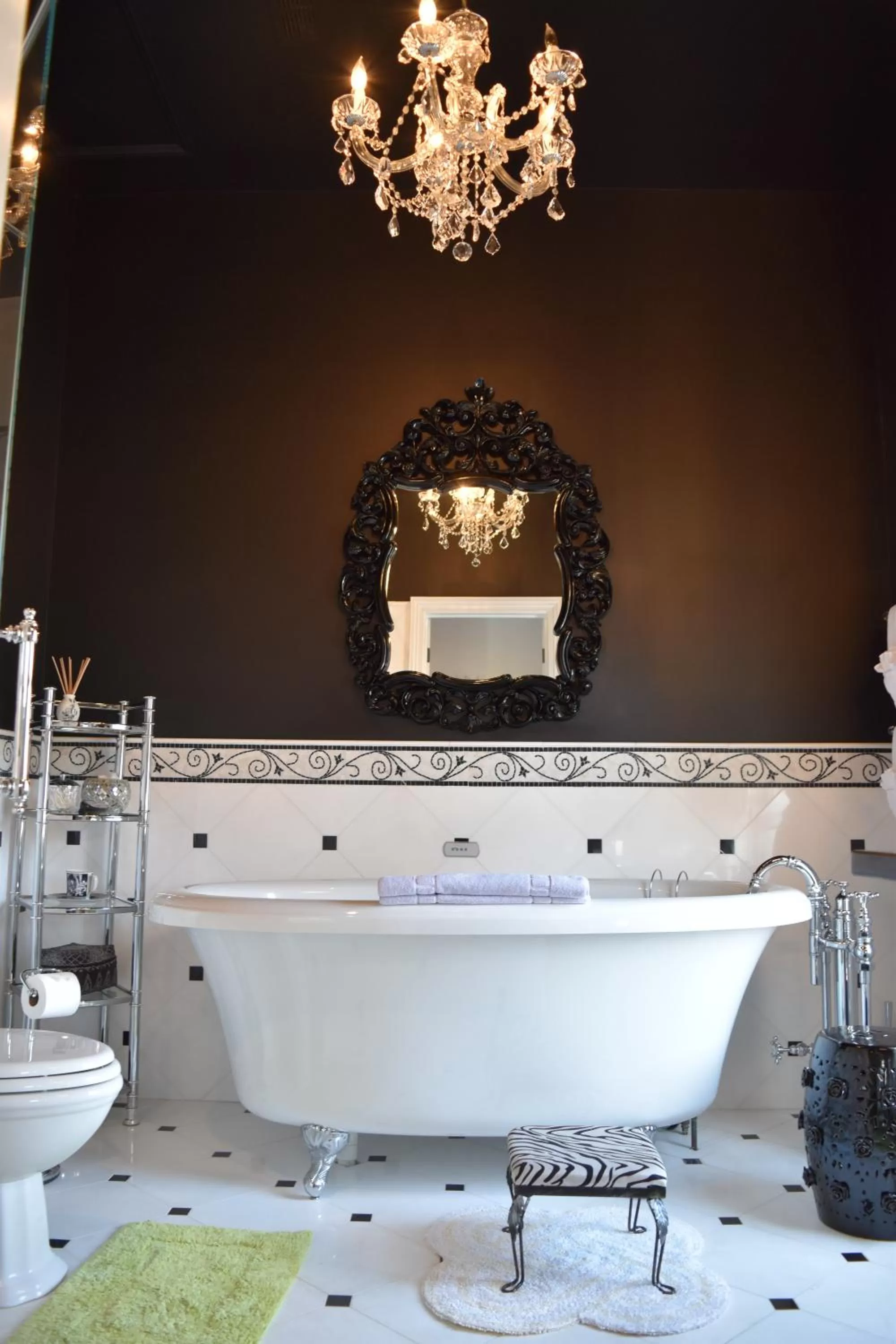 Bath in The Richard Johnston Inn & 1890 Caroline House