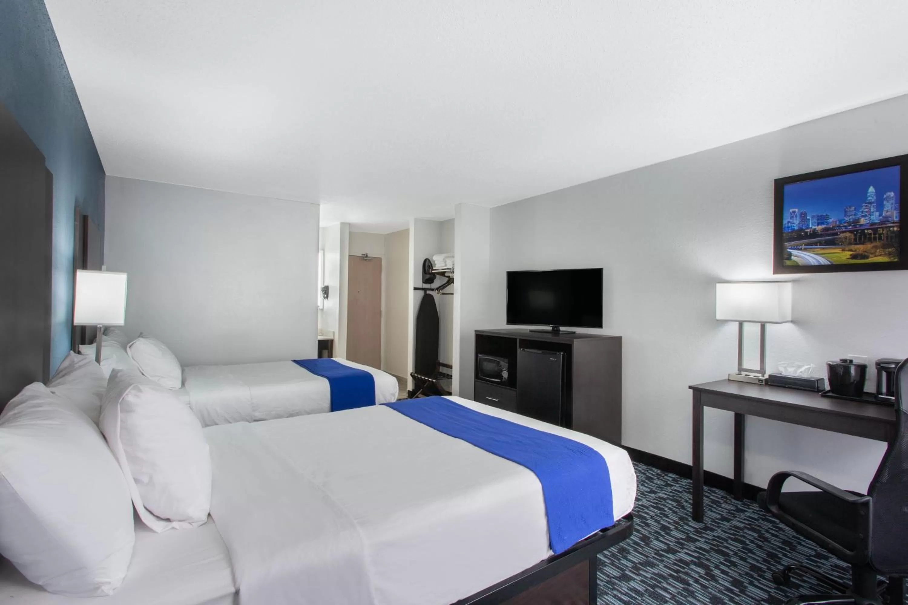 Photo of the whole room in University Inn & Suites