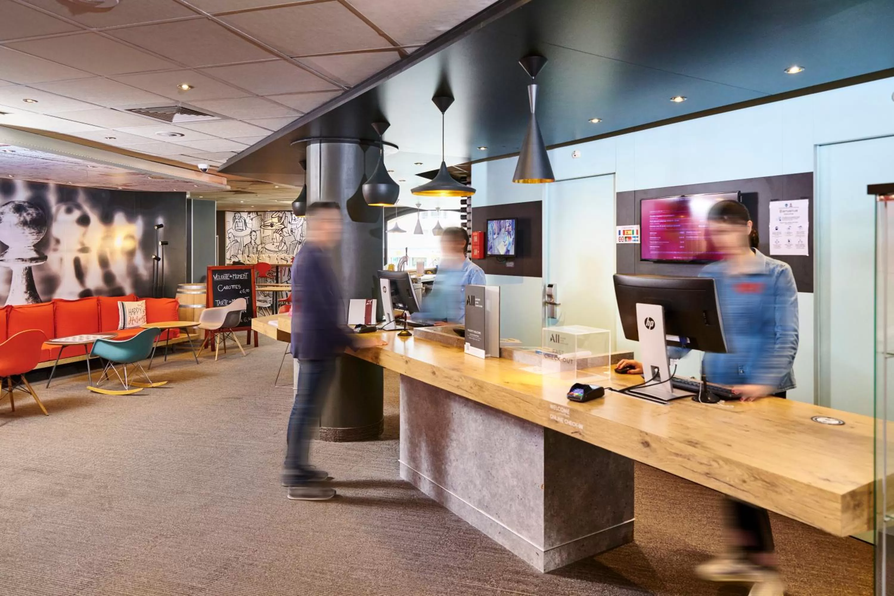 Lobby or reception in ibis Annecy Centre Vieille Ville
