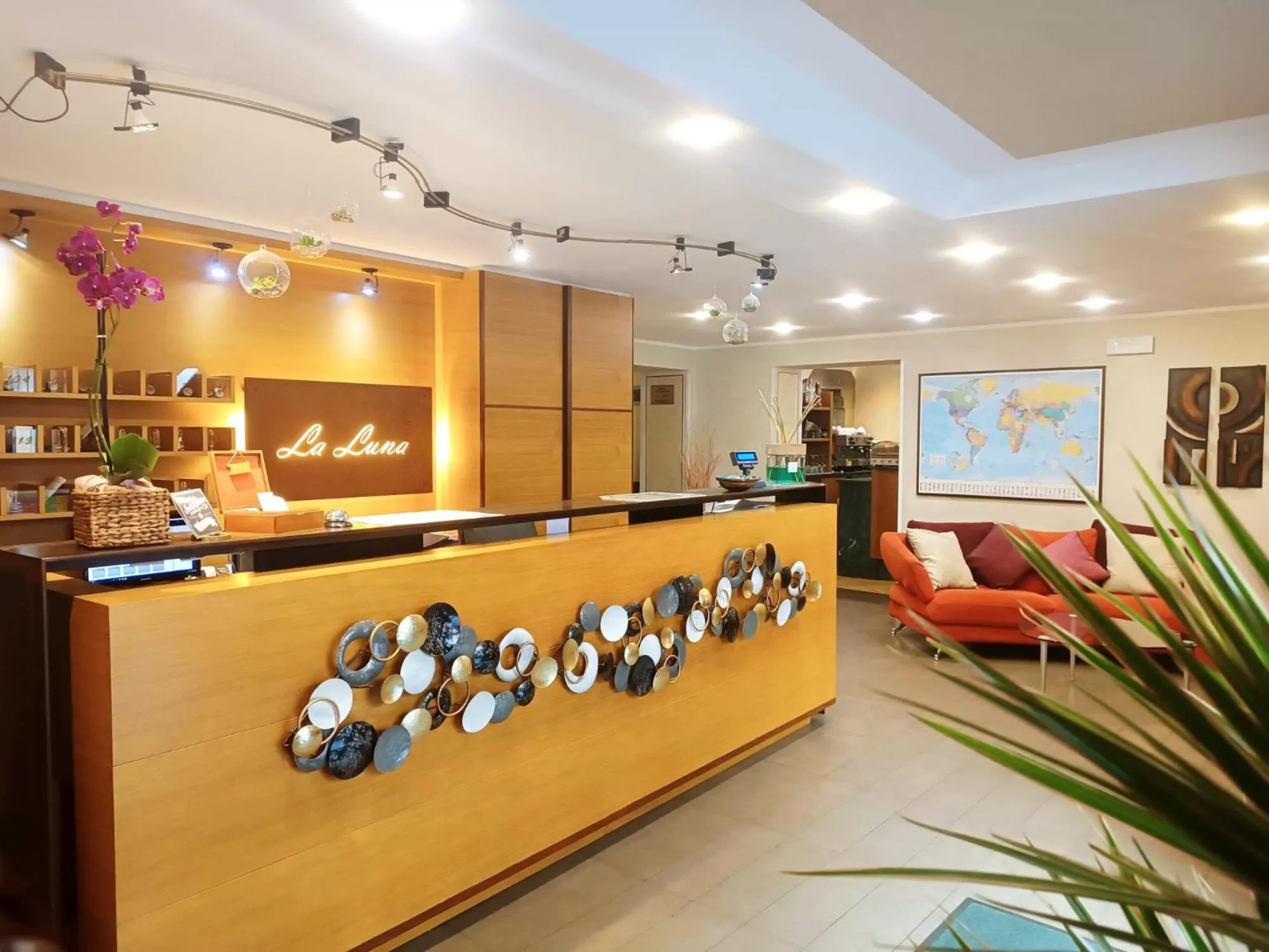 Lobby or reception in Hotel La Luna