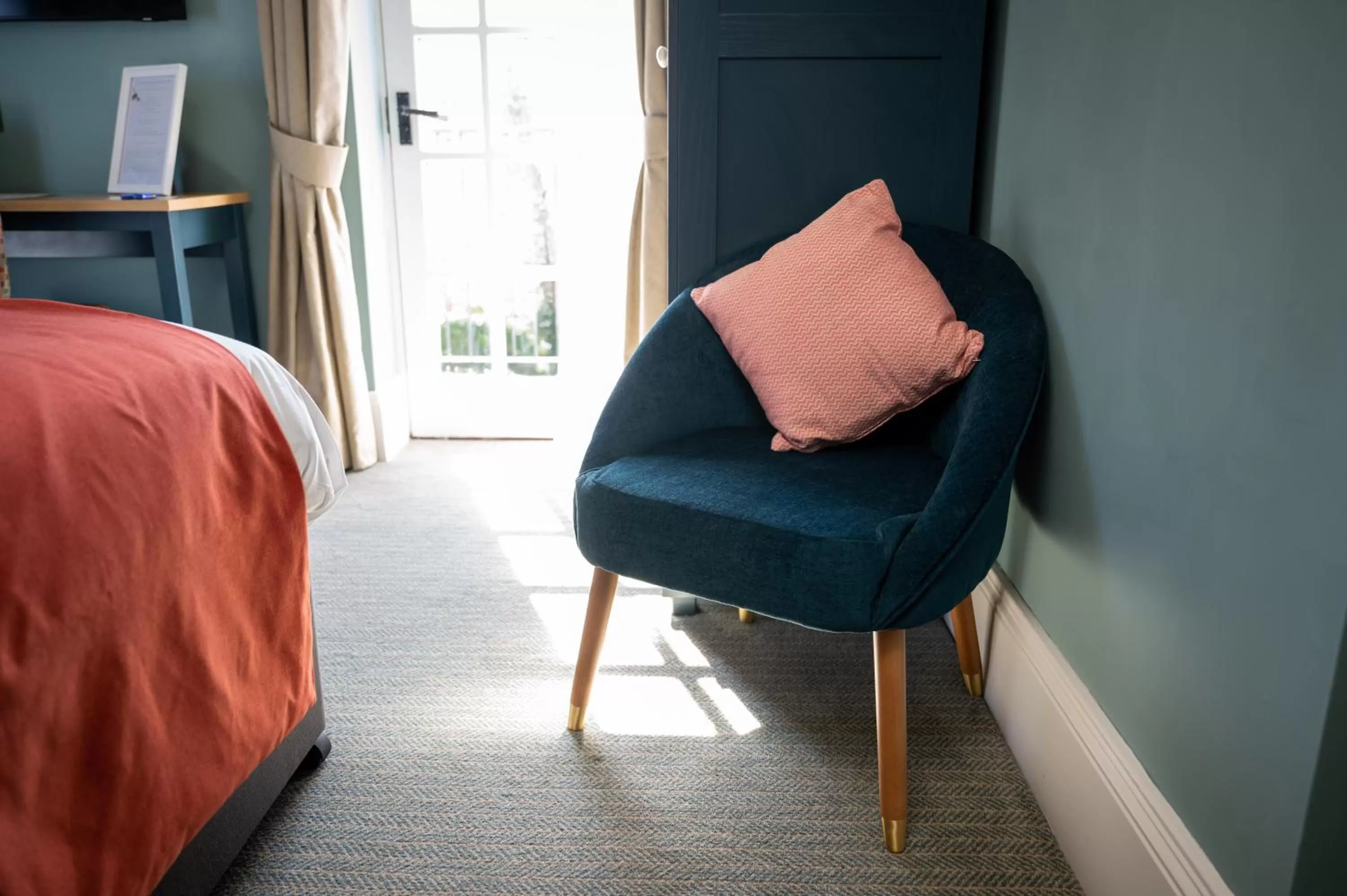 Bedroom, Bed in Victoria Hotel by Chef & Brewer Collection