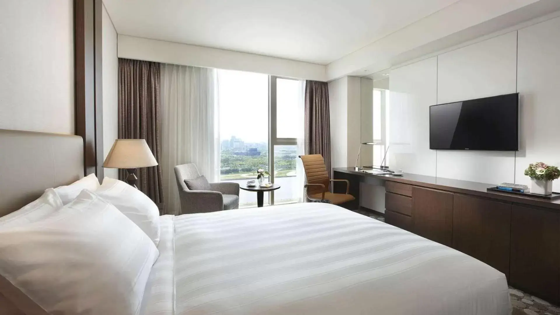 Superior Double Room with City View - High Floor(Above 10 Floor) in LOTTE CITY HOTEL Daejeon Superior Double Room with City View - High Floor(Above 10 Floor) in LOTTE CITY HOTEL Daejeon