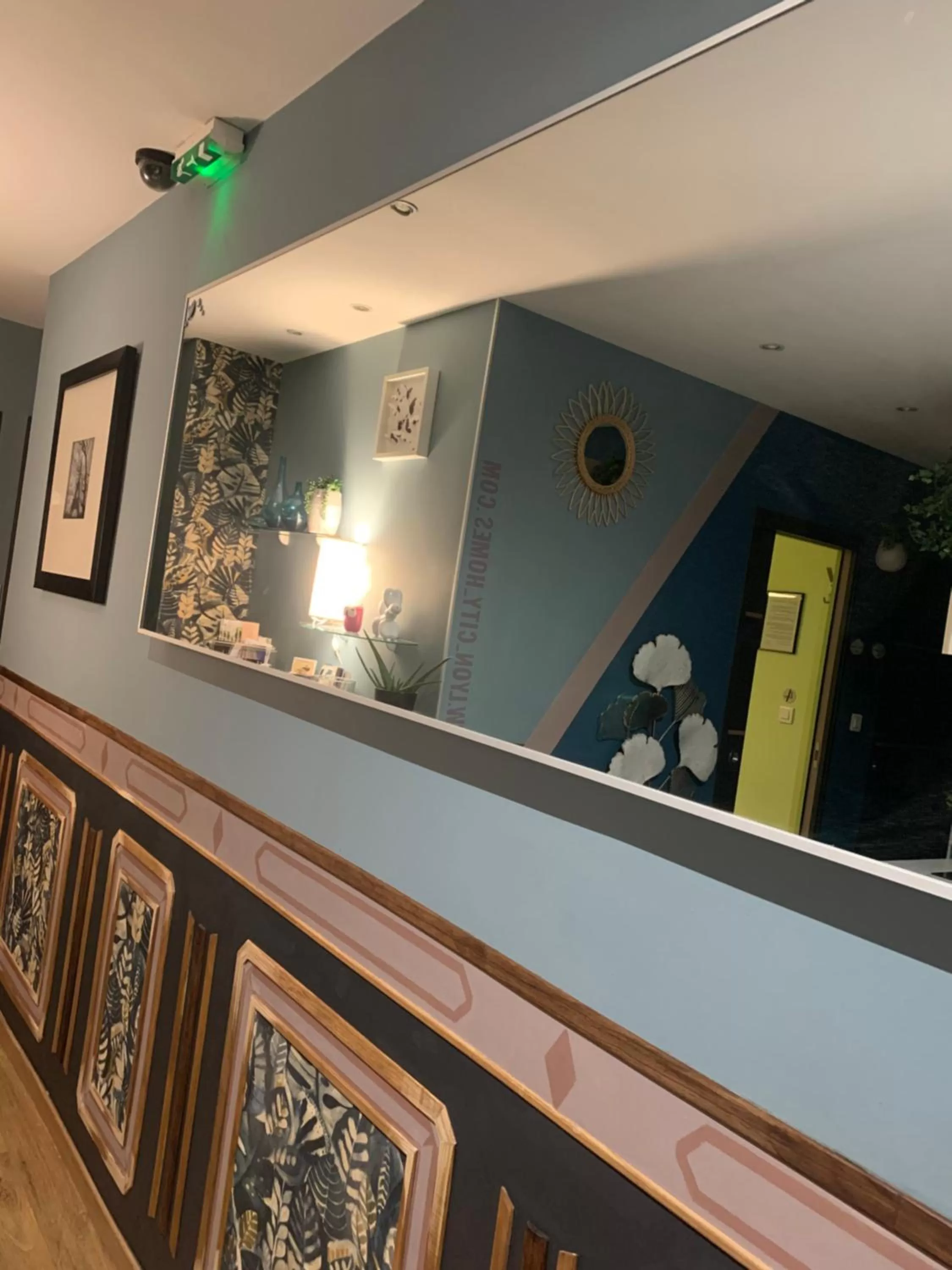 Lyon City Home's Bed & Breakfast