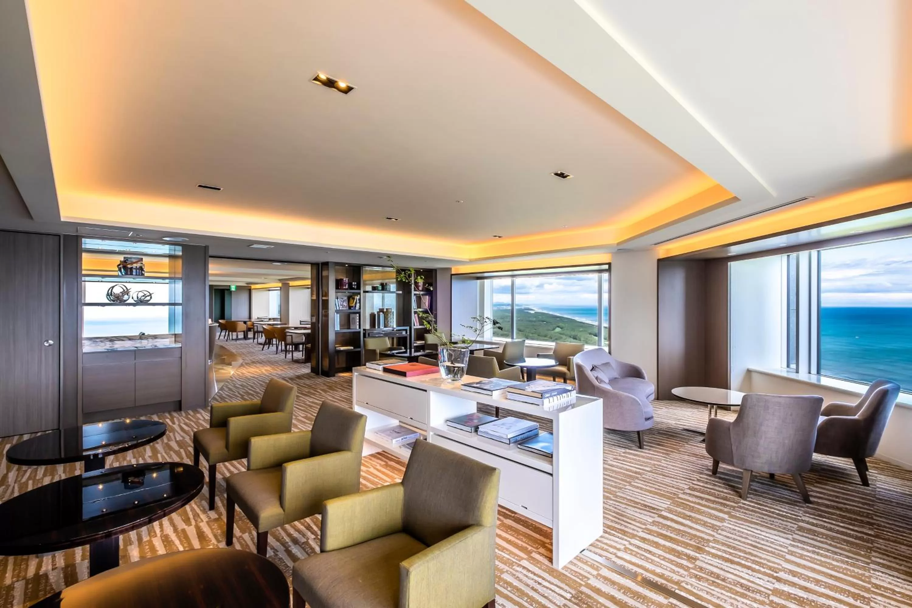Lounge or bar in Phoenix Seagaia Ocean Tower