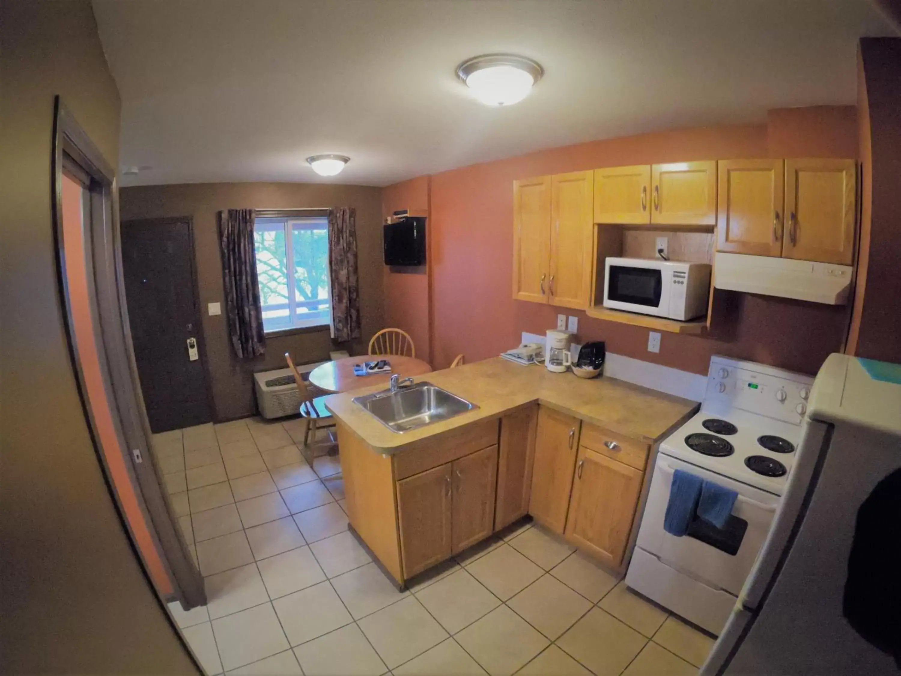 Family Suite in Avalon Inn Family Suite in Avalon Inn