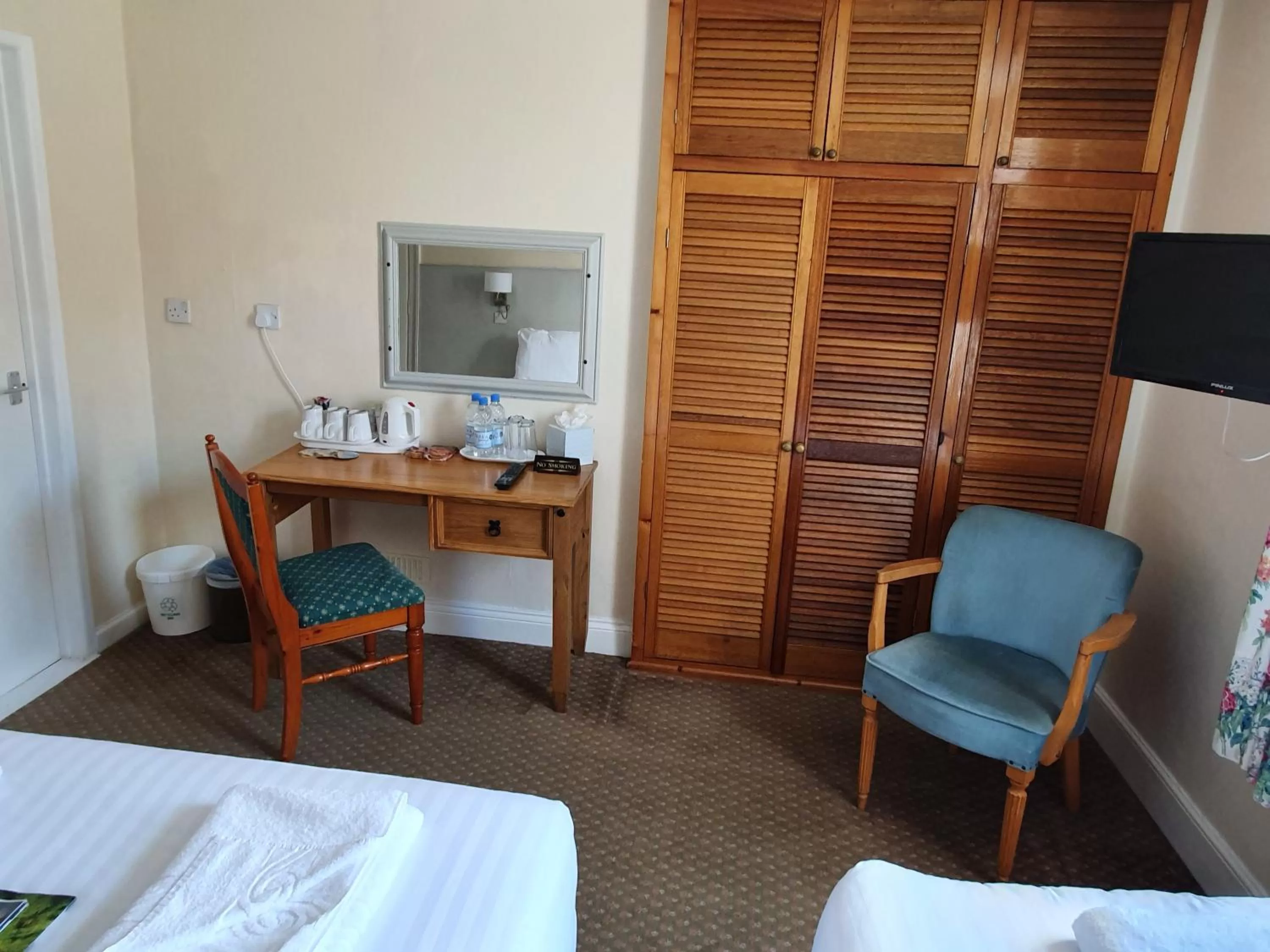 TV and multimedia, Bed in Alexandra Hotel