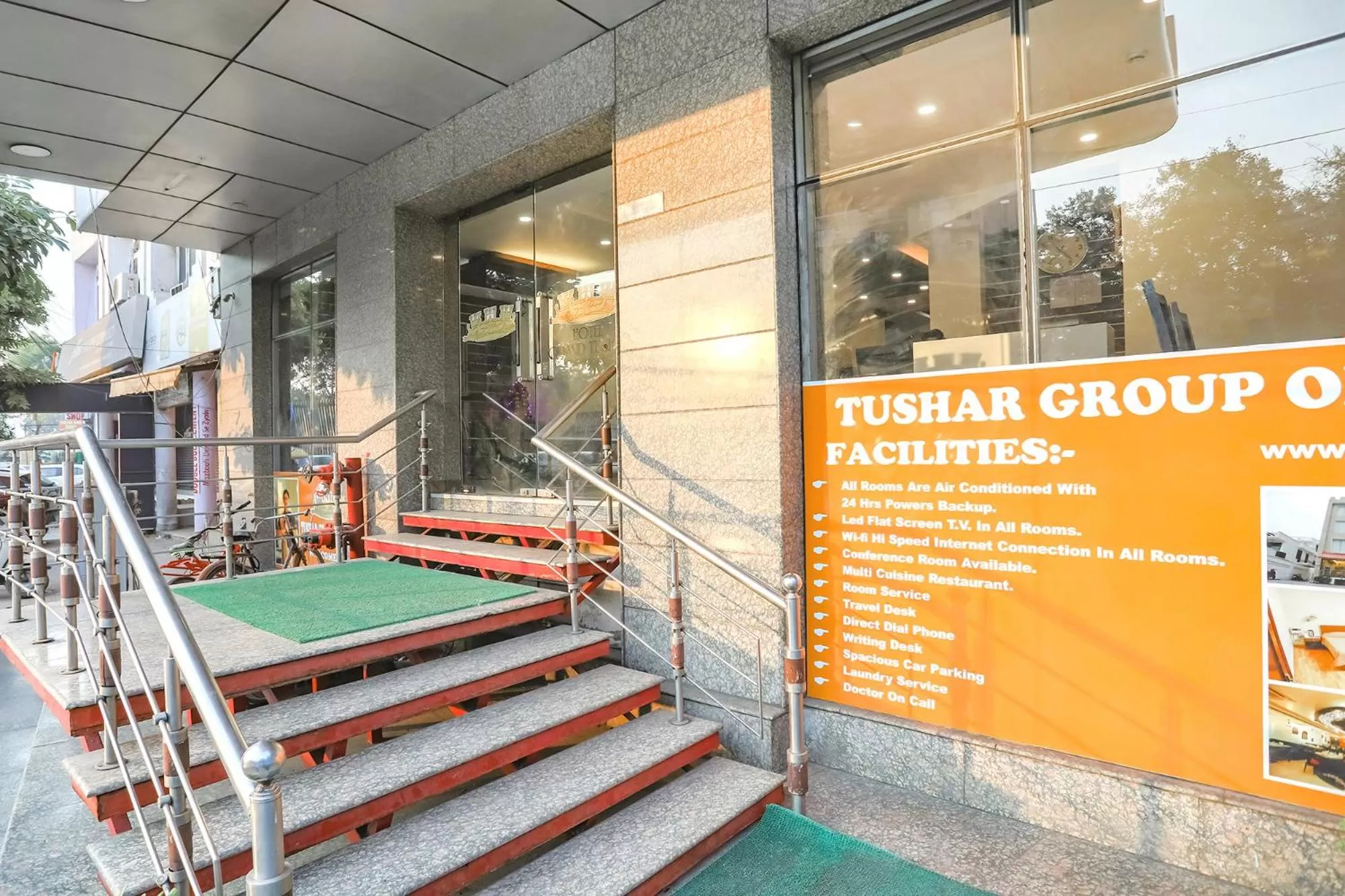 Facade/entrance in FabHotel Hexa Ghaziabad