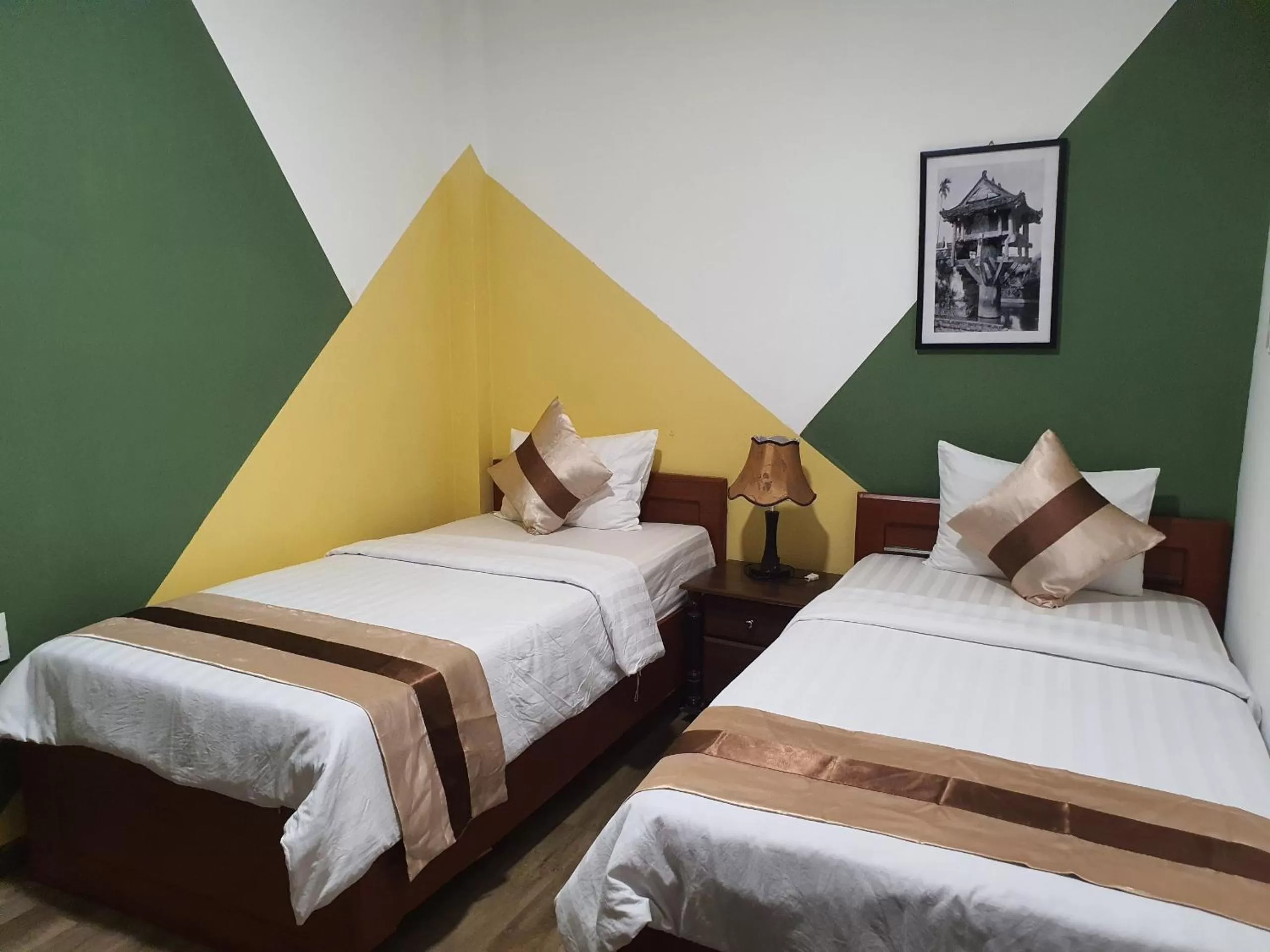 Photo of the whole room, Bed in The 1- Tony saigon Hotel