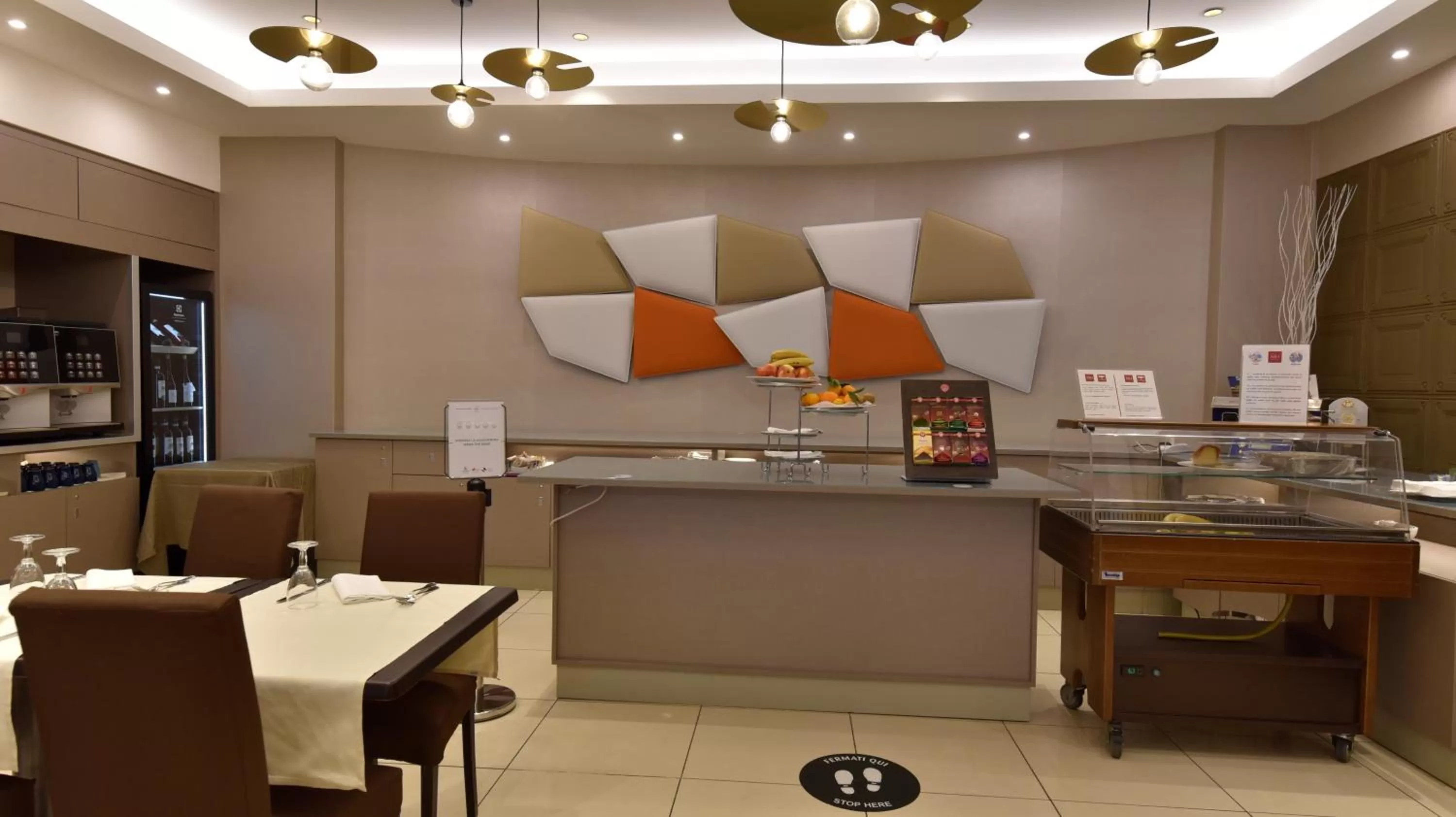 Restaurant/places to eat in Magri's Hotel