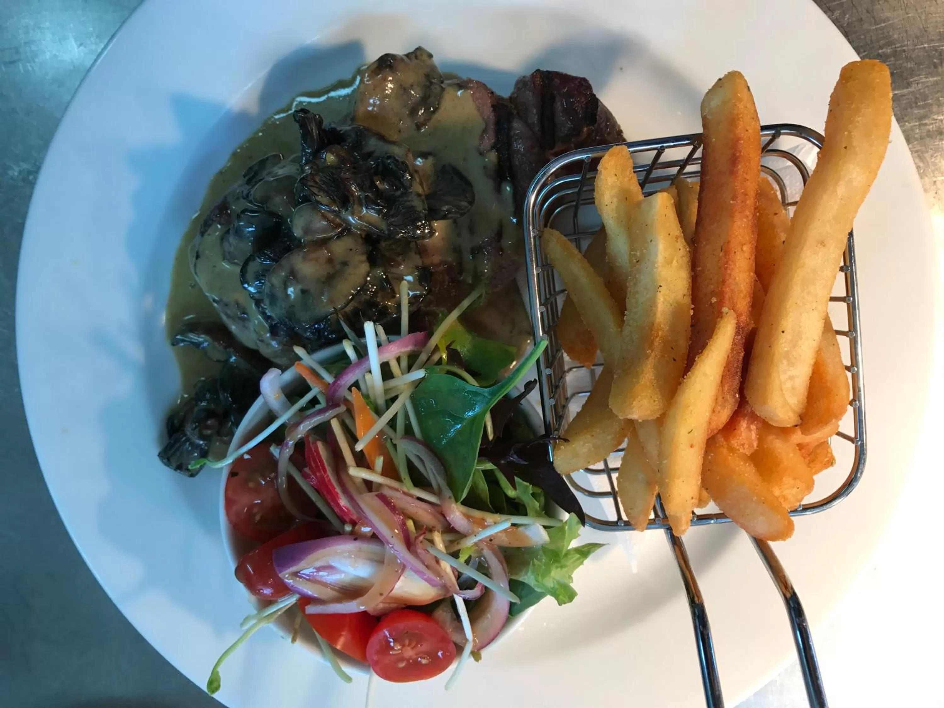 Restaurant/places to eat in The Nautilus