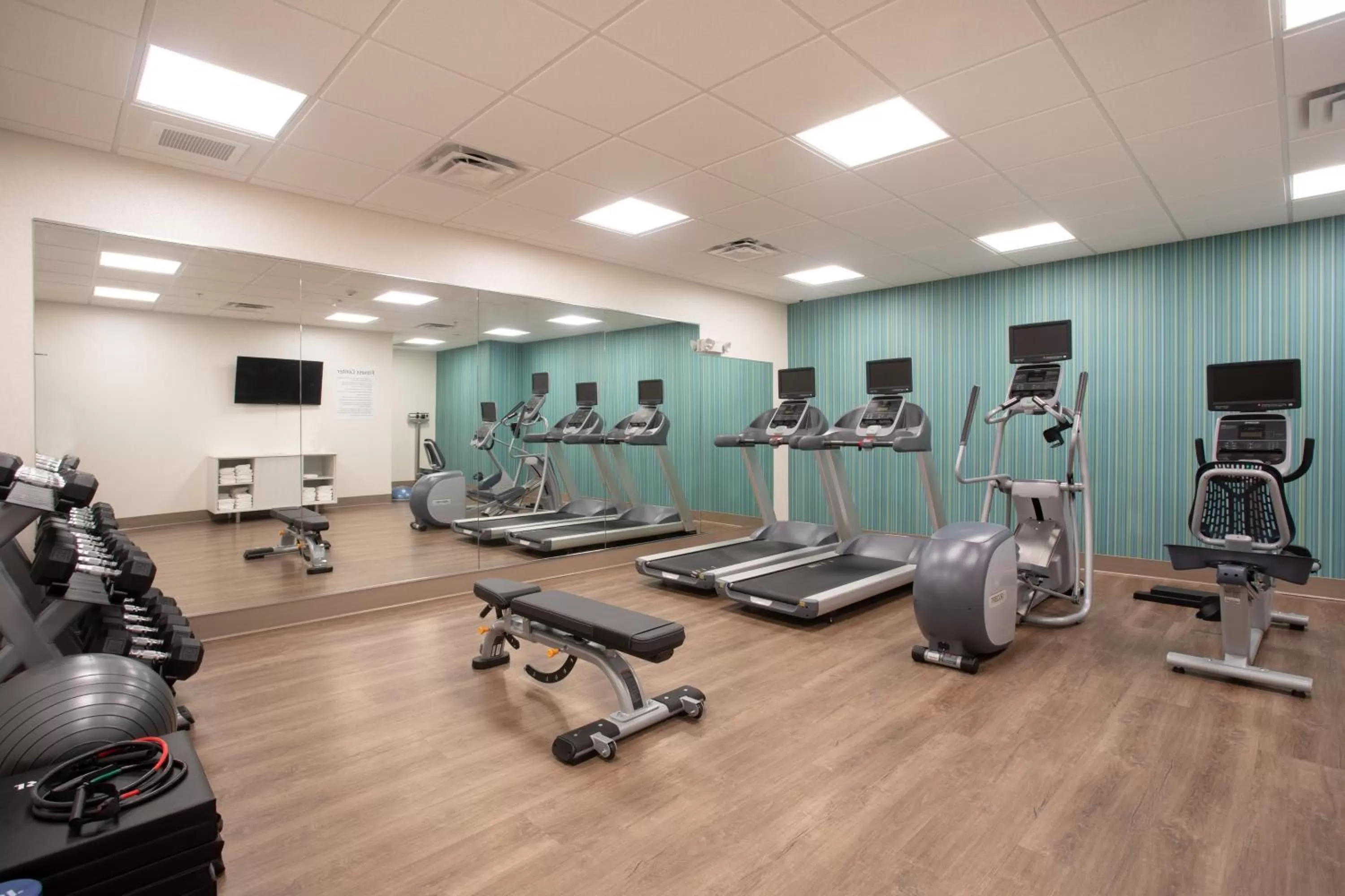 Fitness centre/facilities in Holiday Inn Express & Suites Sioux City North - Event Center by IHG