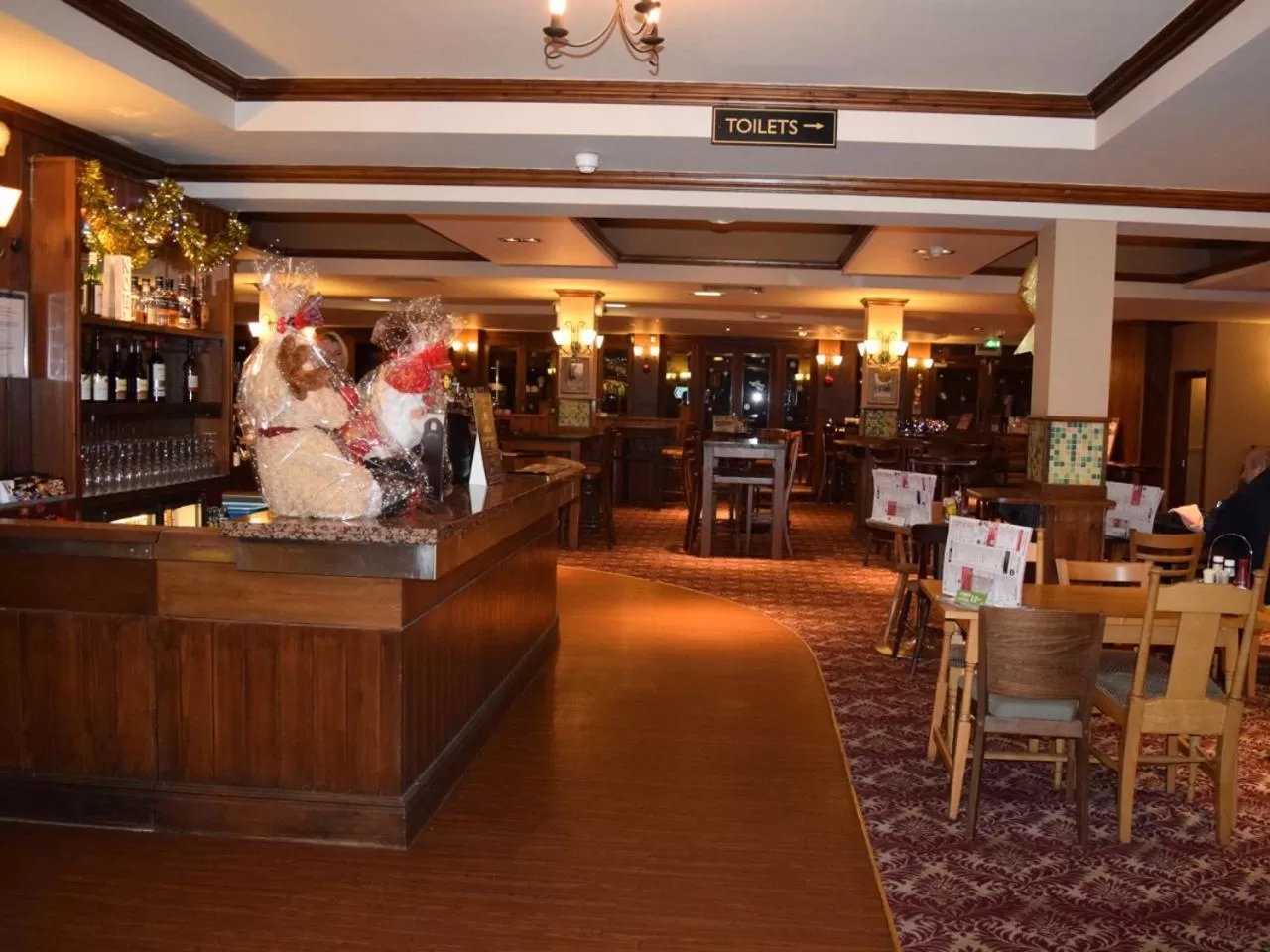 Restaurant/Places to Eat in The Golden Acorn Wetherspoon