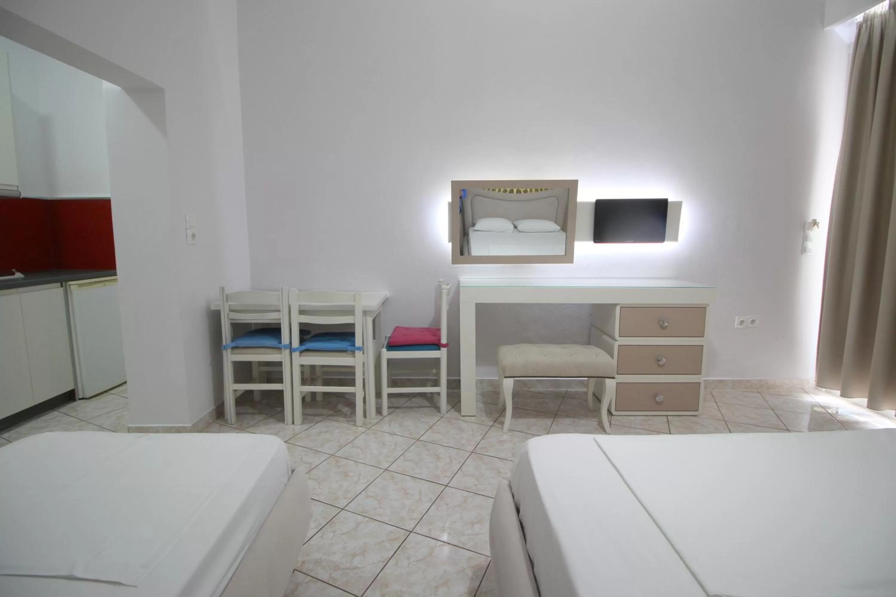 Seating area in Murati Suites Sarandë