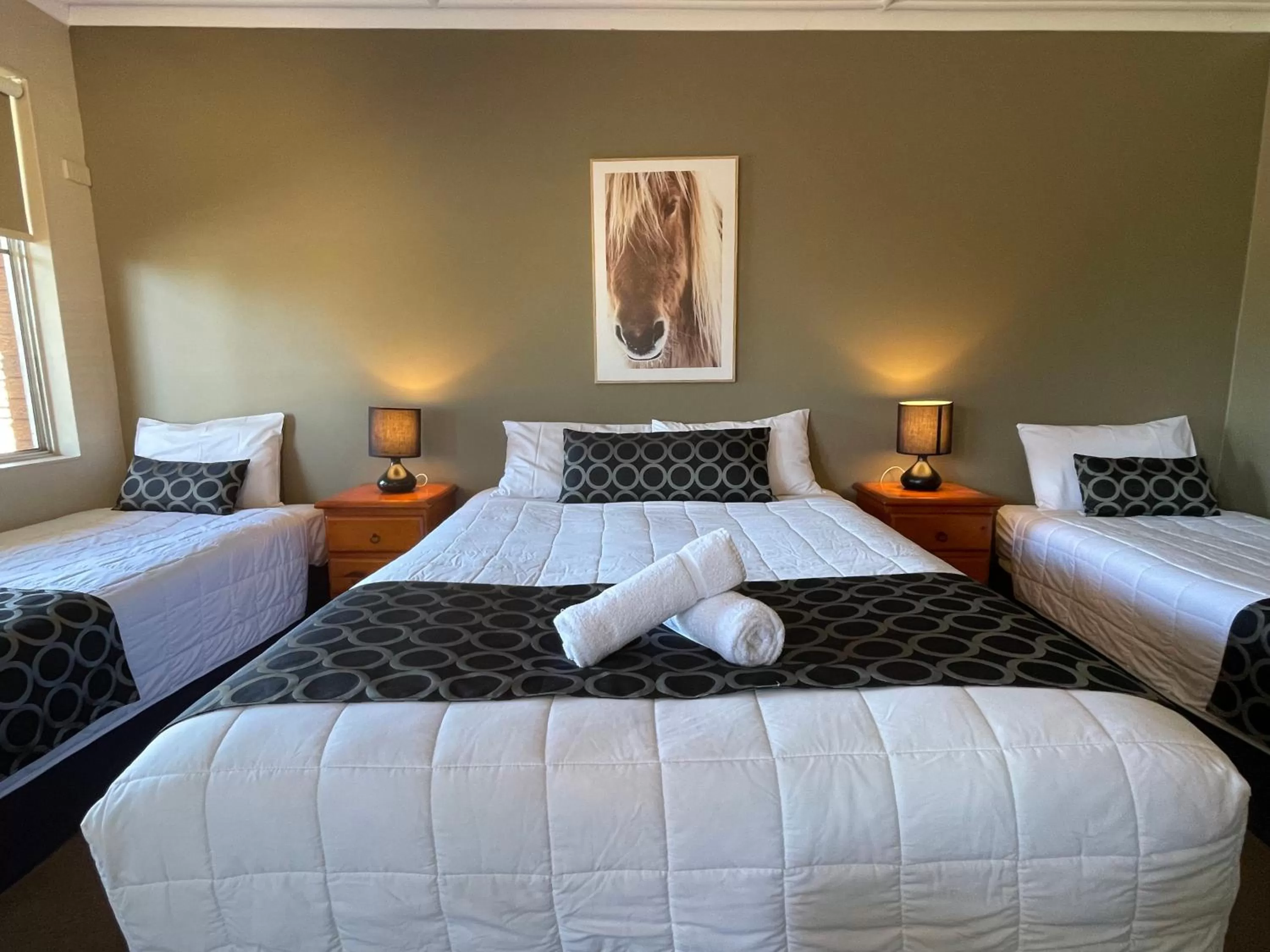 Bed in Quirindi Sunflower Motor Inn