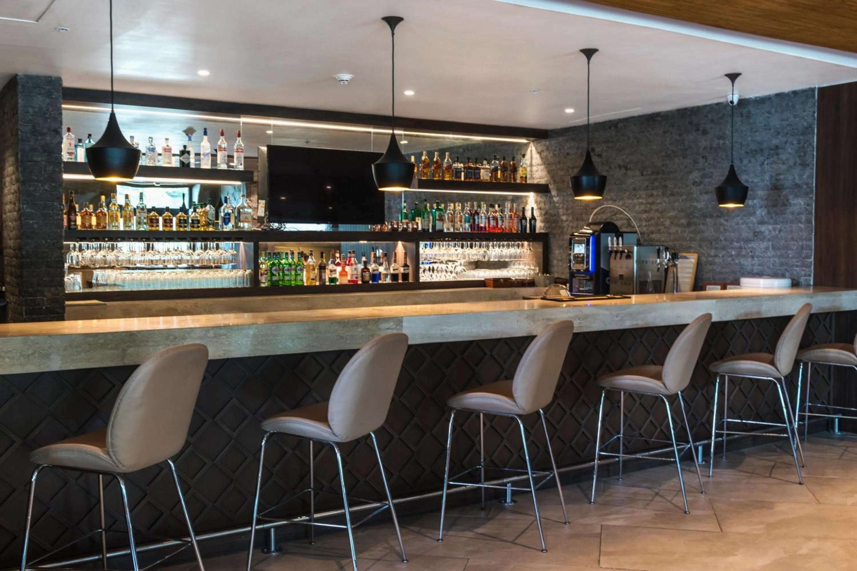 Lounge or bar in Courtyard by Marriott Puerto Montt