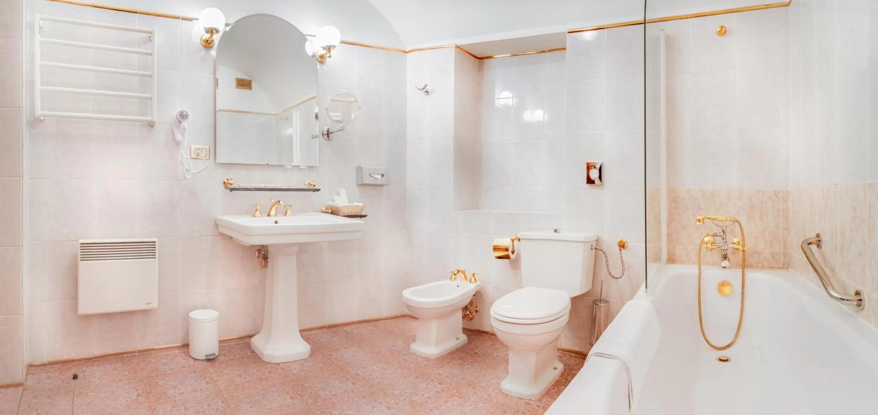 Bathroom in The King Charles