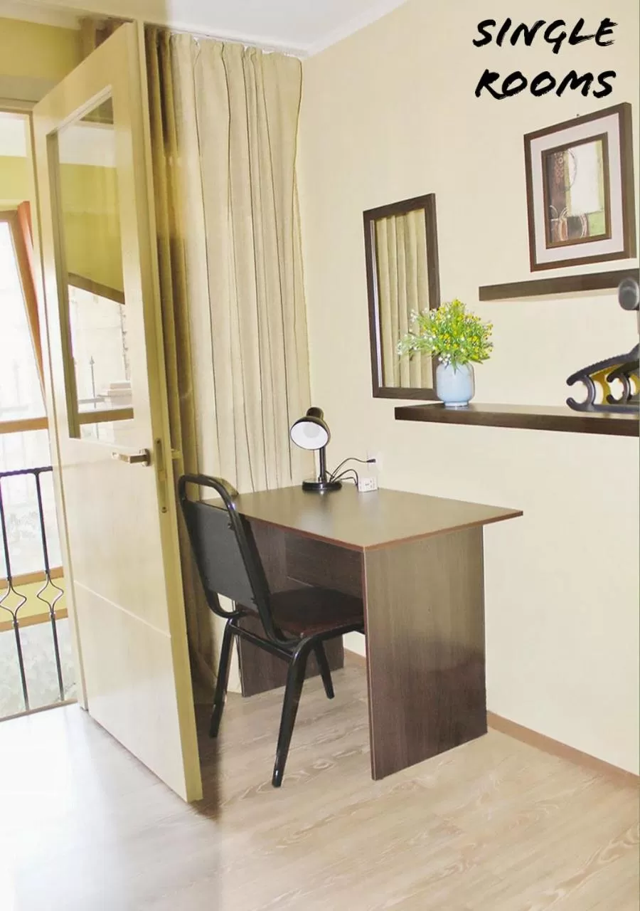 Budget Single Room - single occupancy in Red Fox Guesthouse