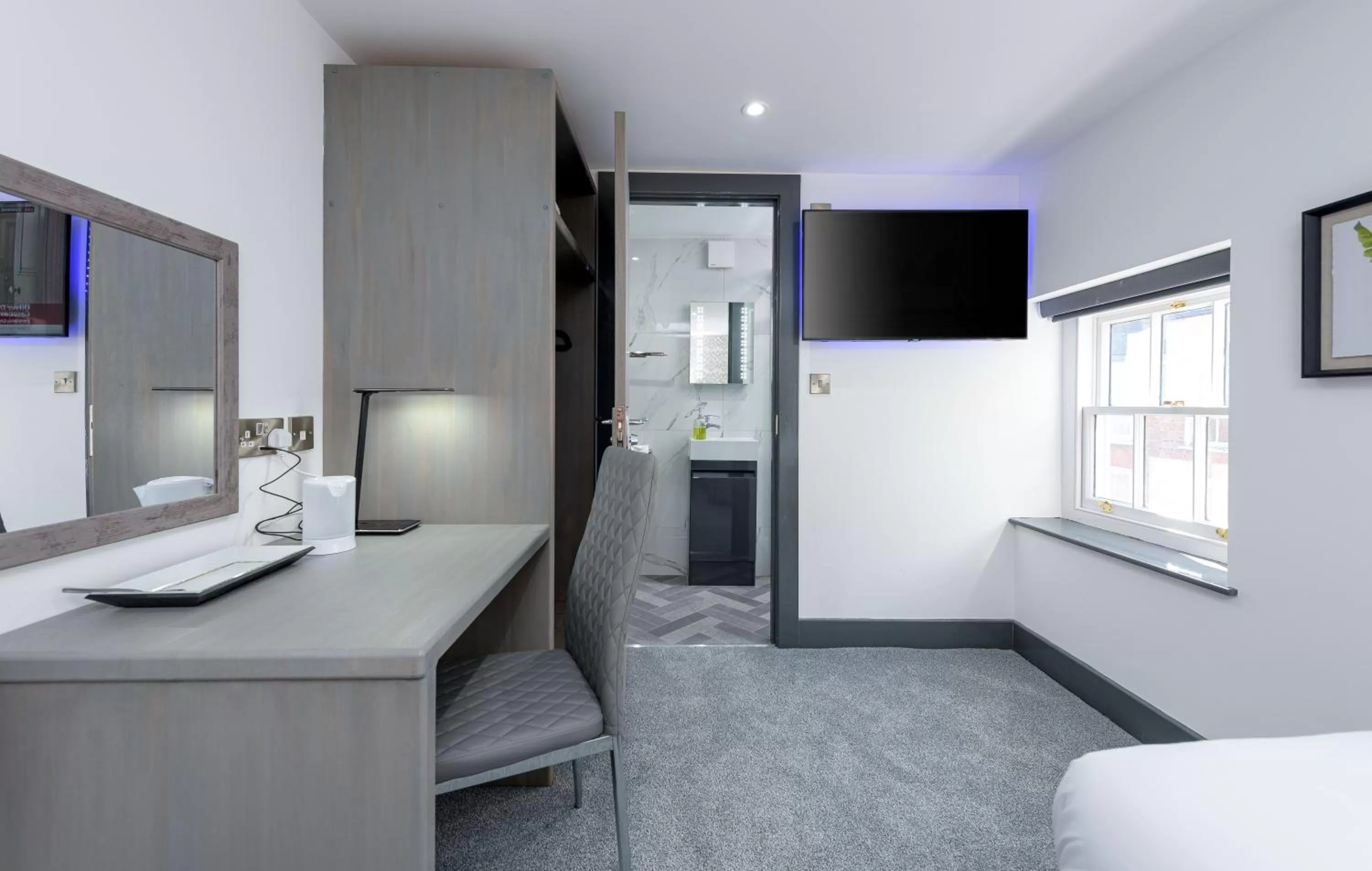 Bedroom, Bed in The Stanley Hotel