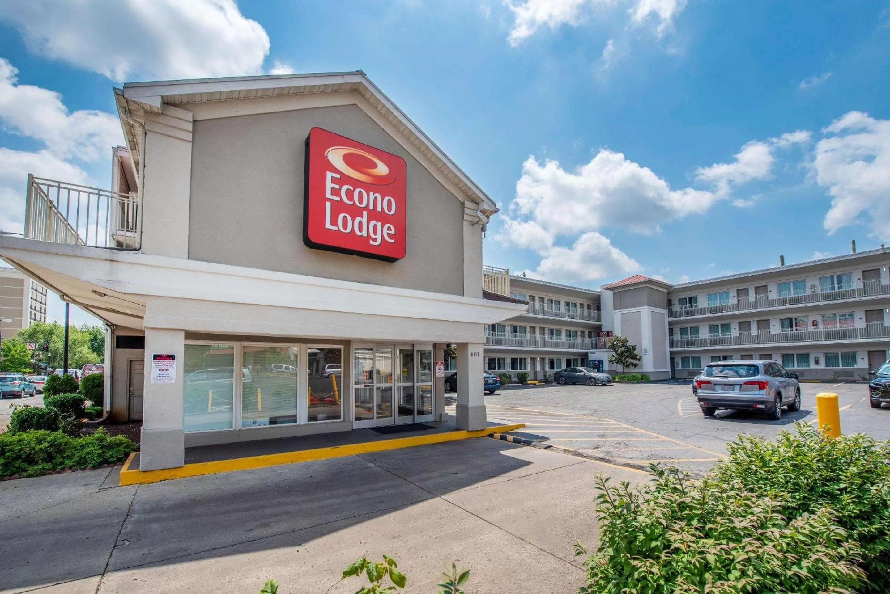 Property building in Econo Lodge Louisville Downtown