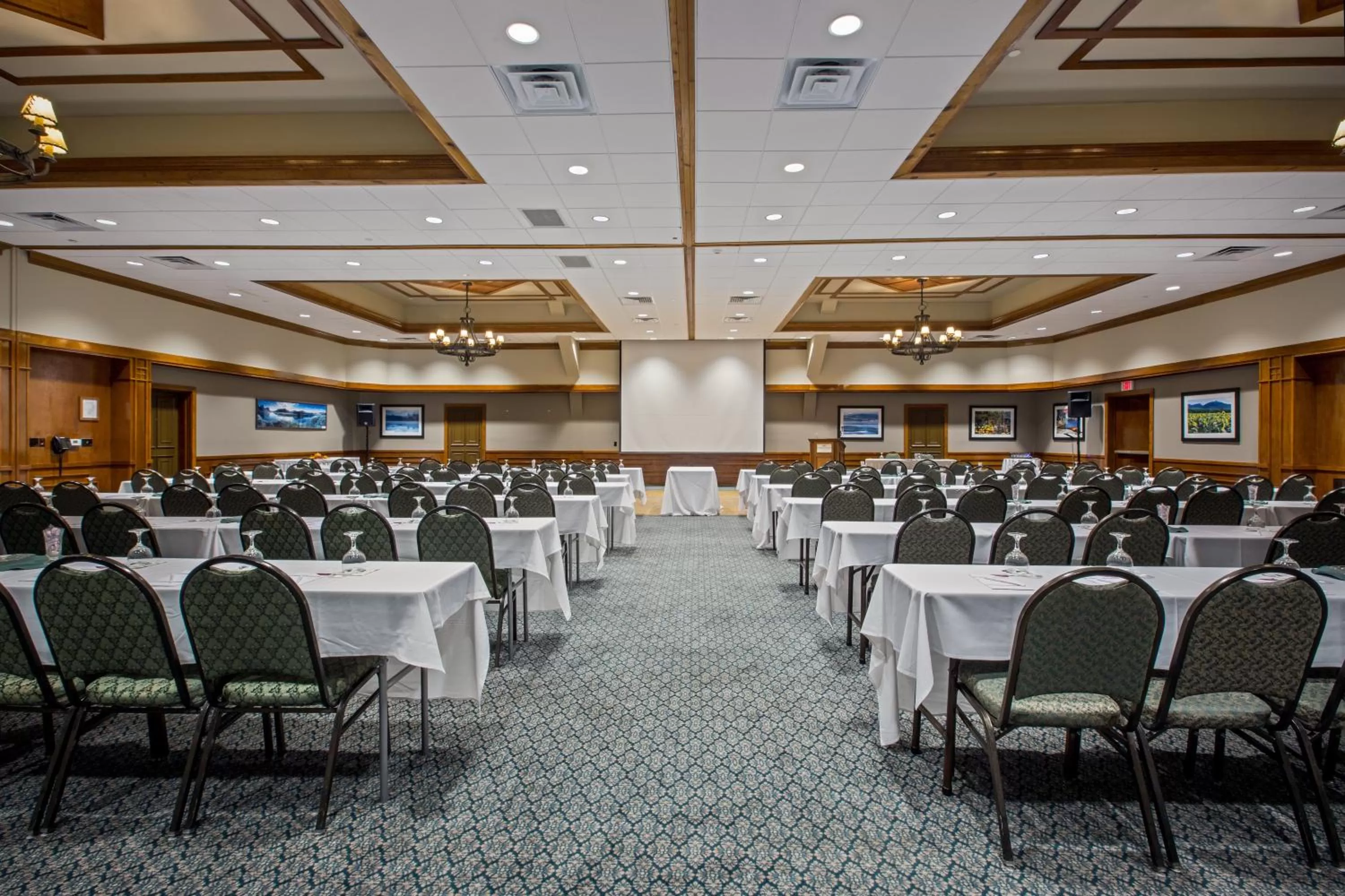 Meeting/conference room in Crowne Plaza Lake Placid by IHG